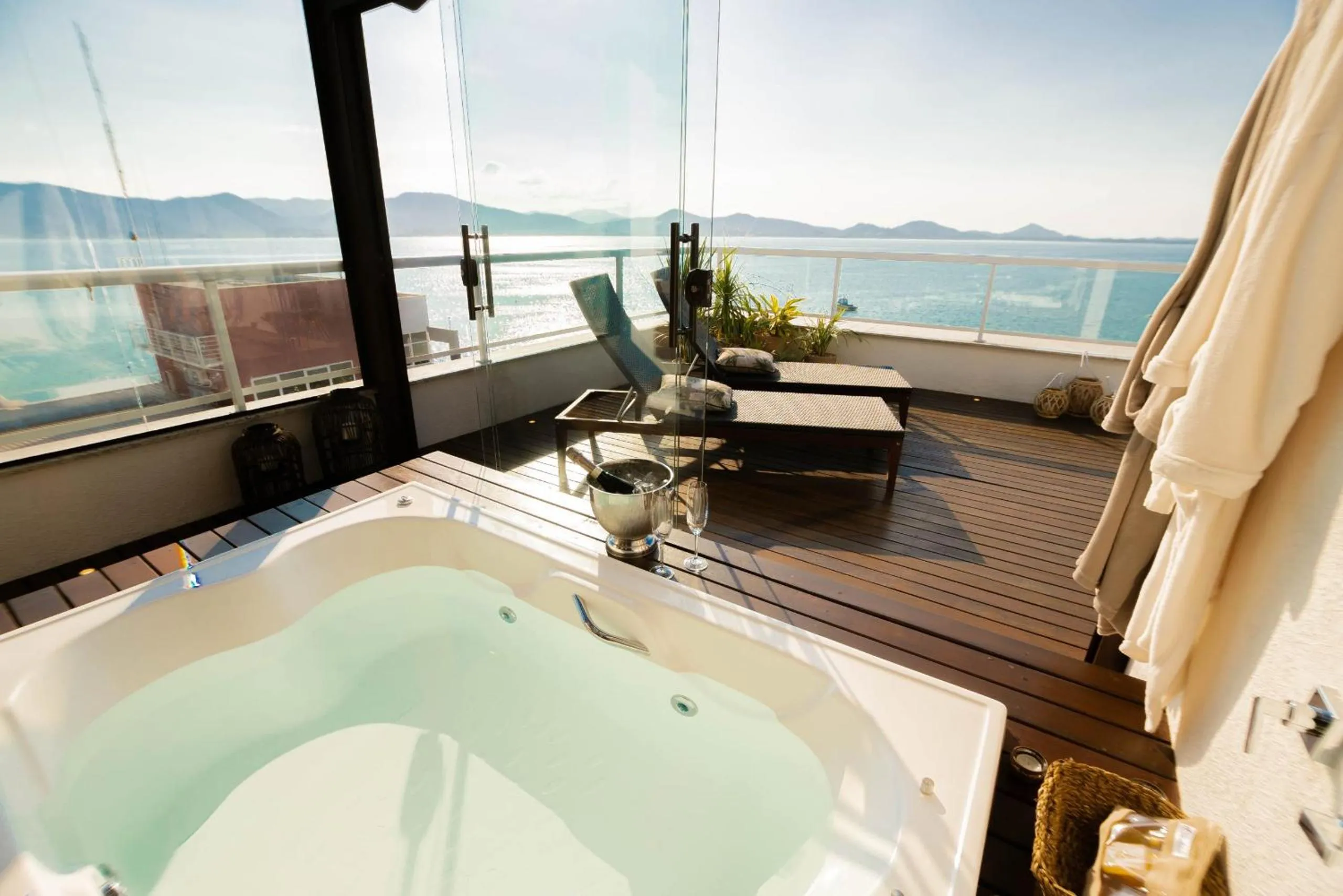 Hot Tub in Hotel Villareal São Francisco do Sul