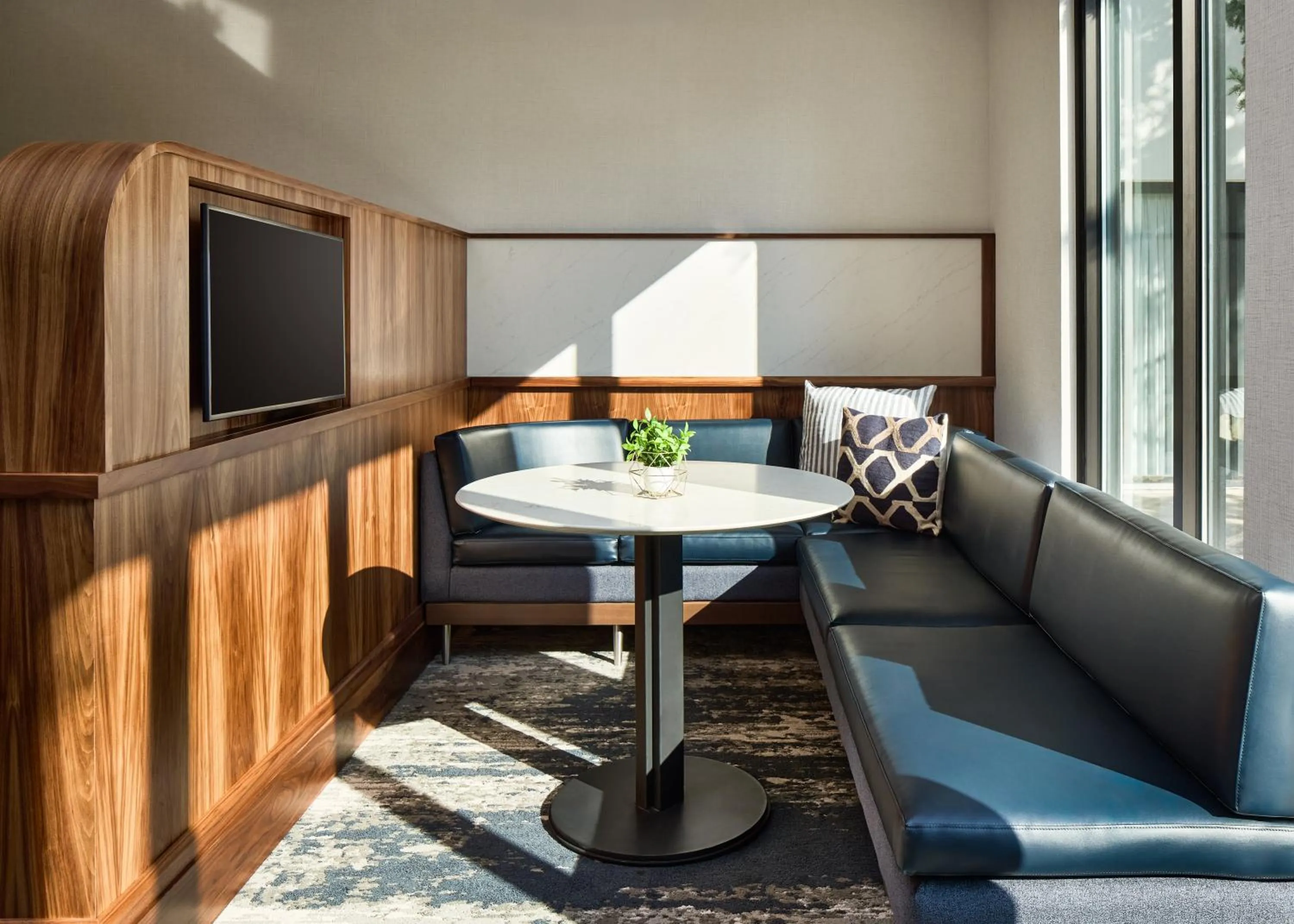 TV and multimedia in Courtyard by Marriott Fort Collins