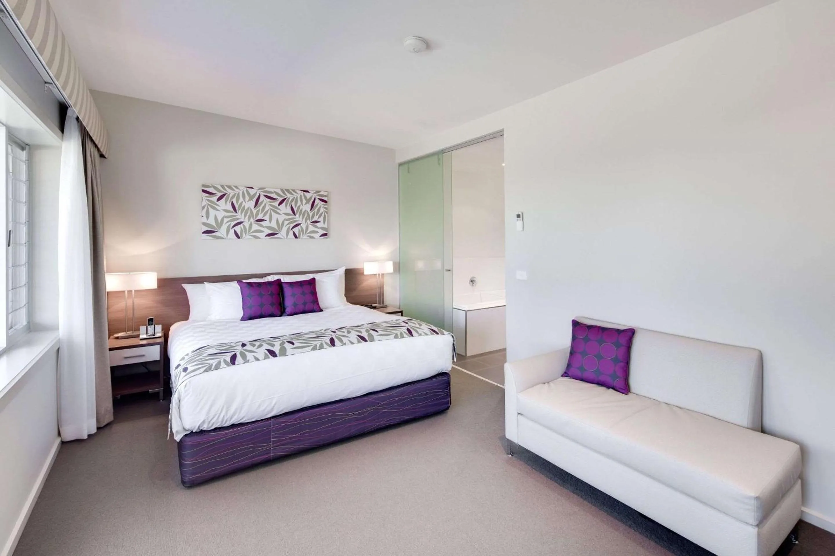 Photo of the whole room, Bed in Drouin Motel