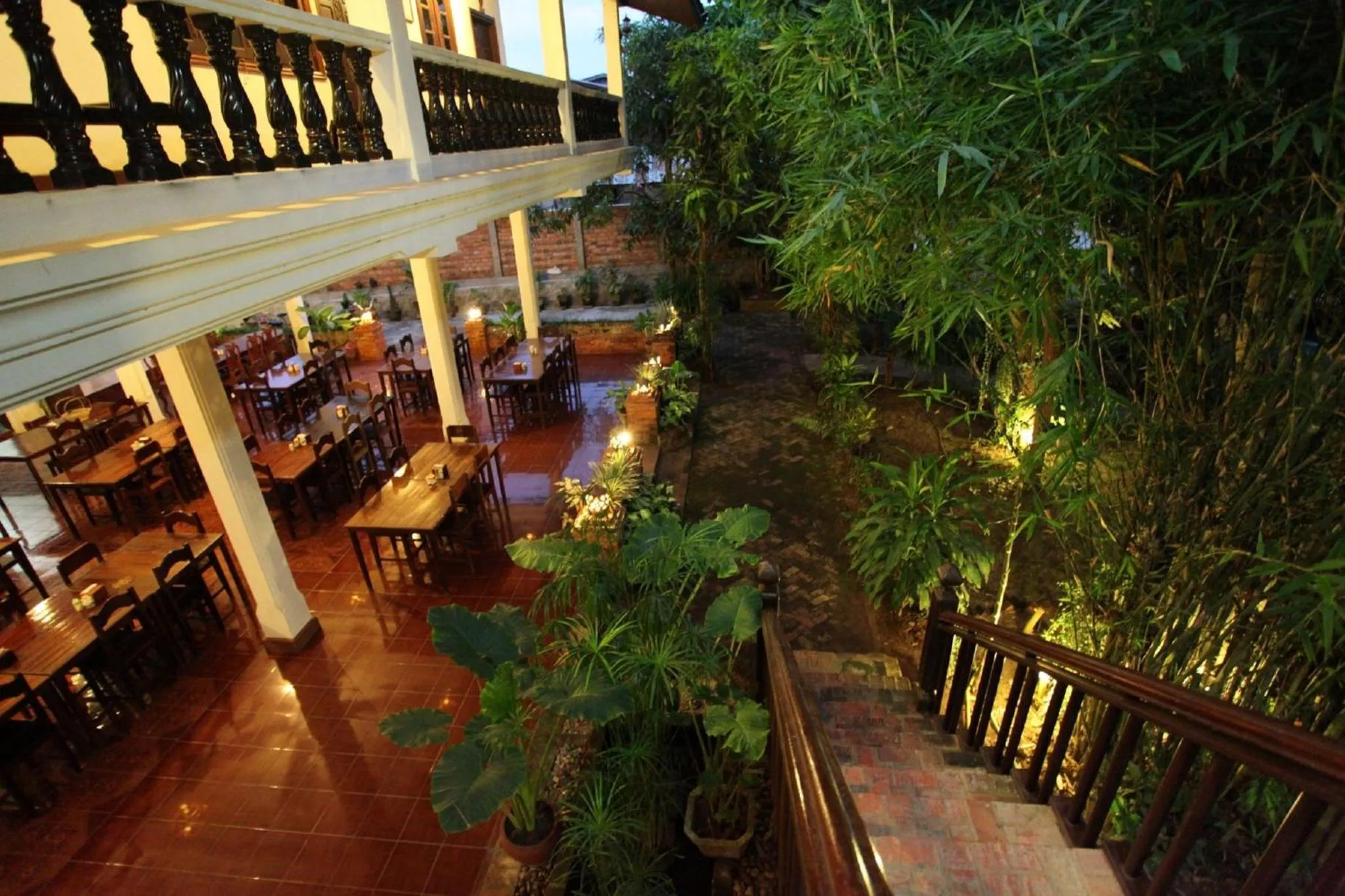 Restaurant/places to eat in Vangsavath Hotel