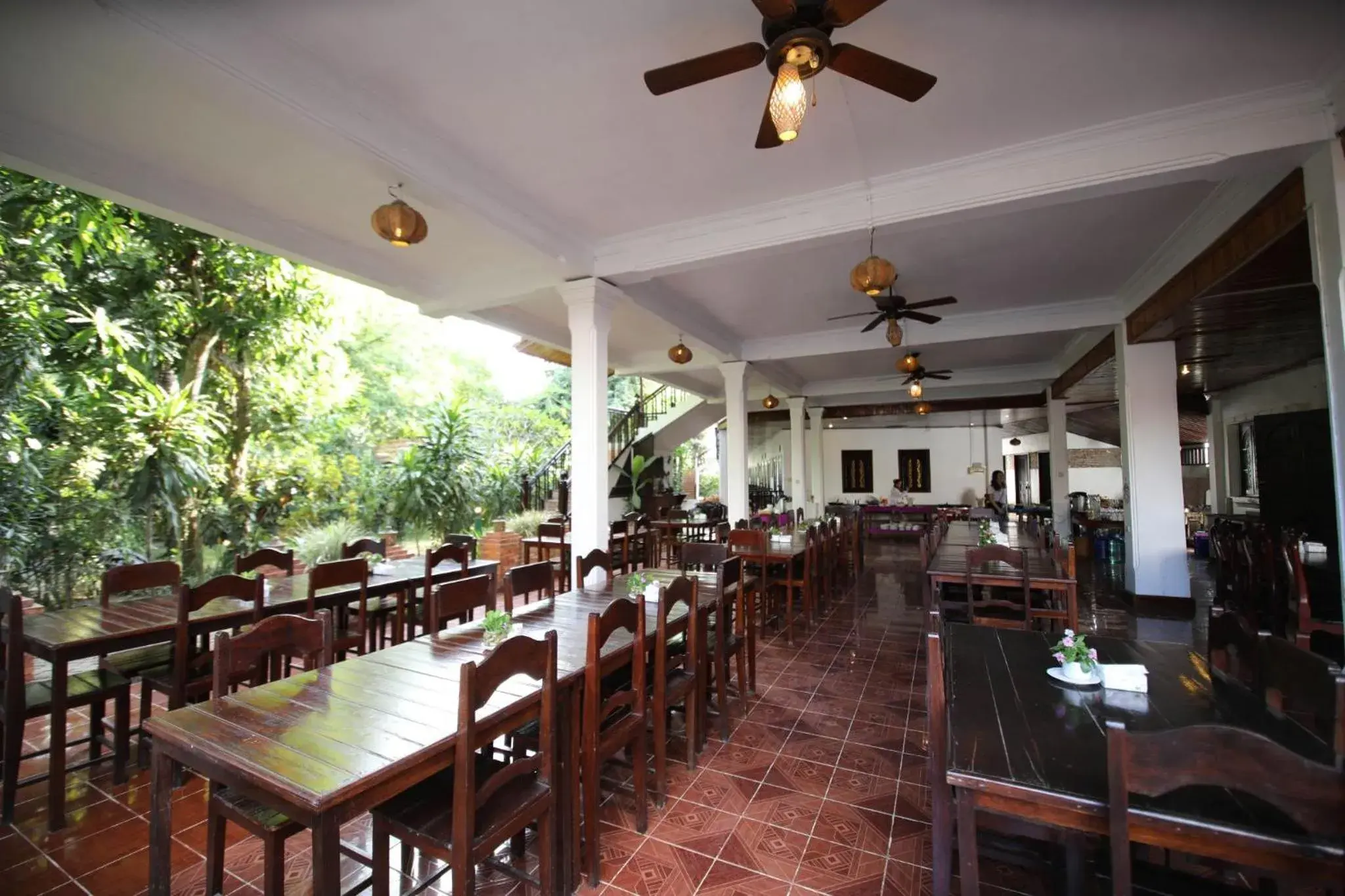 Restaurant/places to eat in Vangsavath Hotel Restaurant/places to eat in Vangsavath Hotel