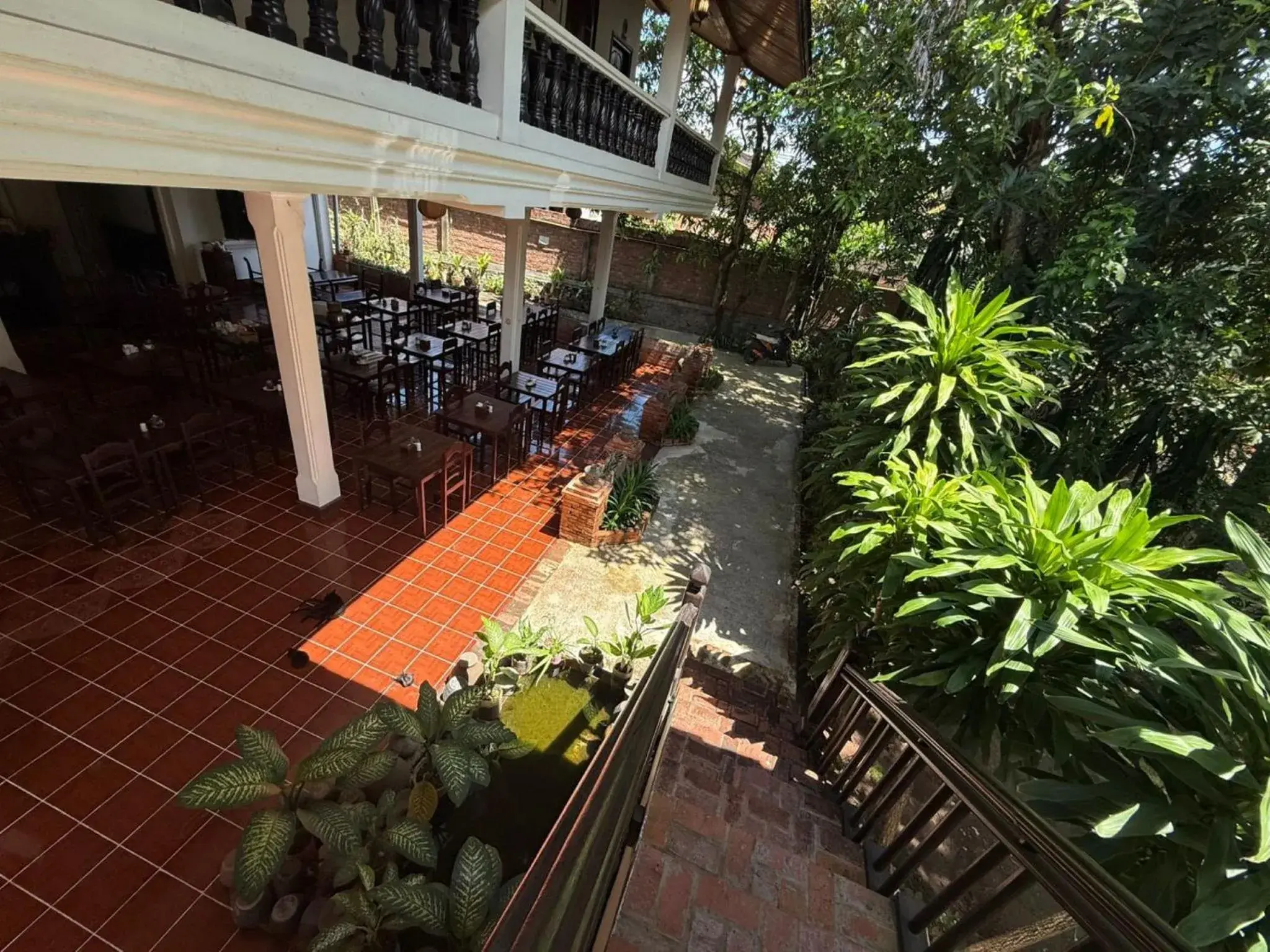 Restaurant/places to eat in Vangsavath Hotel Restaurant/places to eat in Vangsavath Hotel