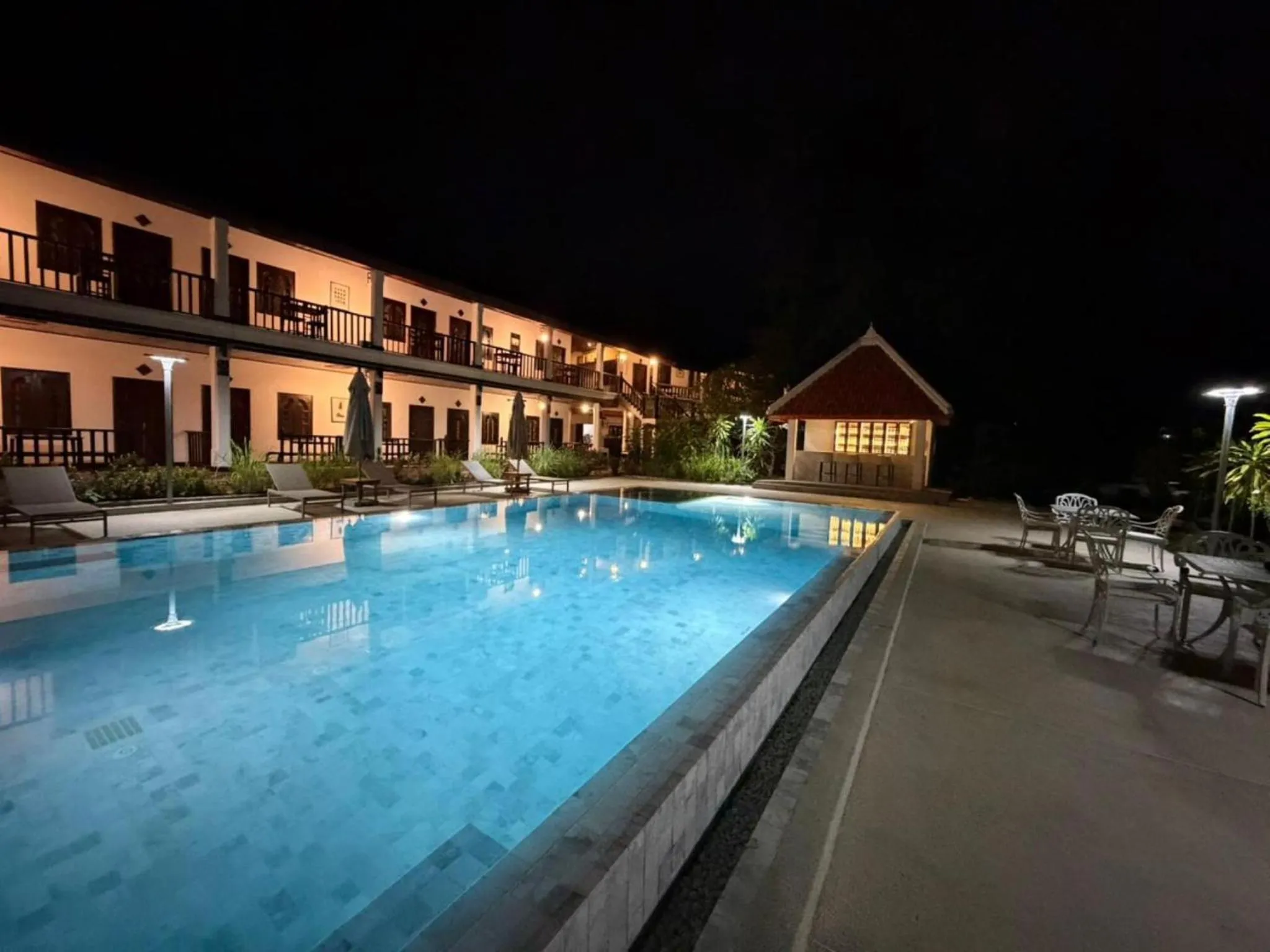 Swimming pool in Vangsavath Hotel