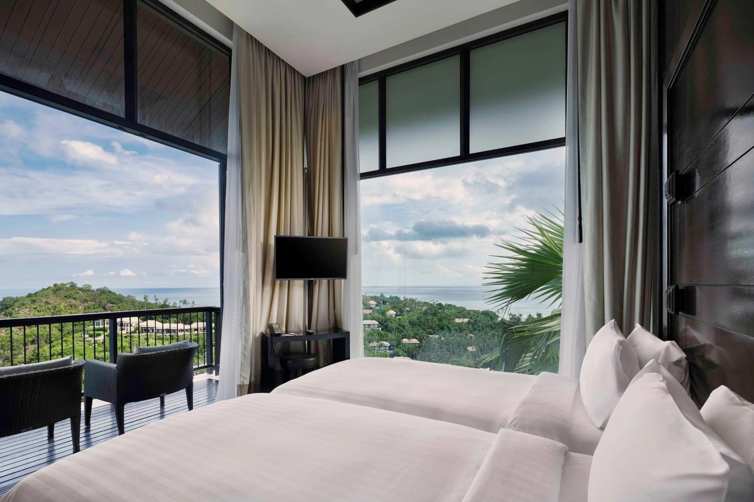 Property building, Bed in Banyan Tree Samui