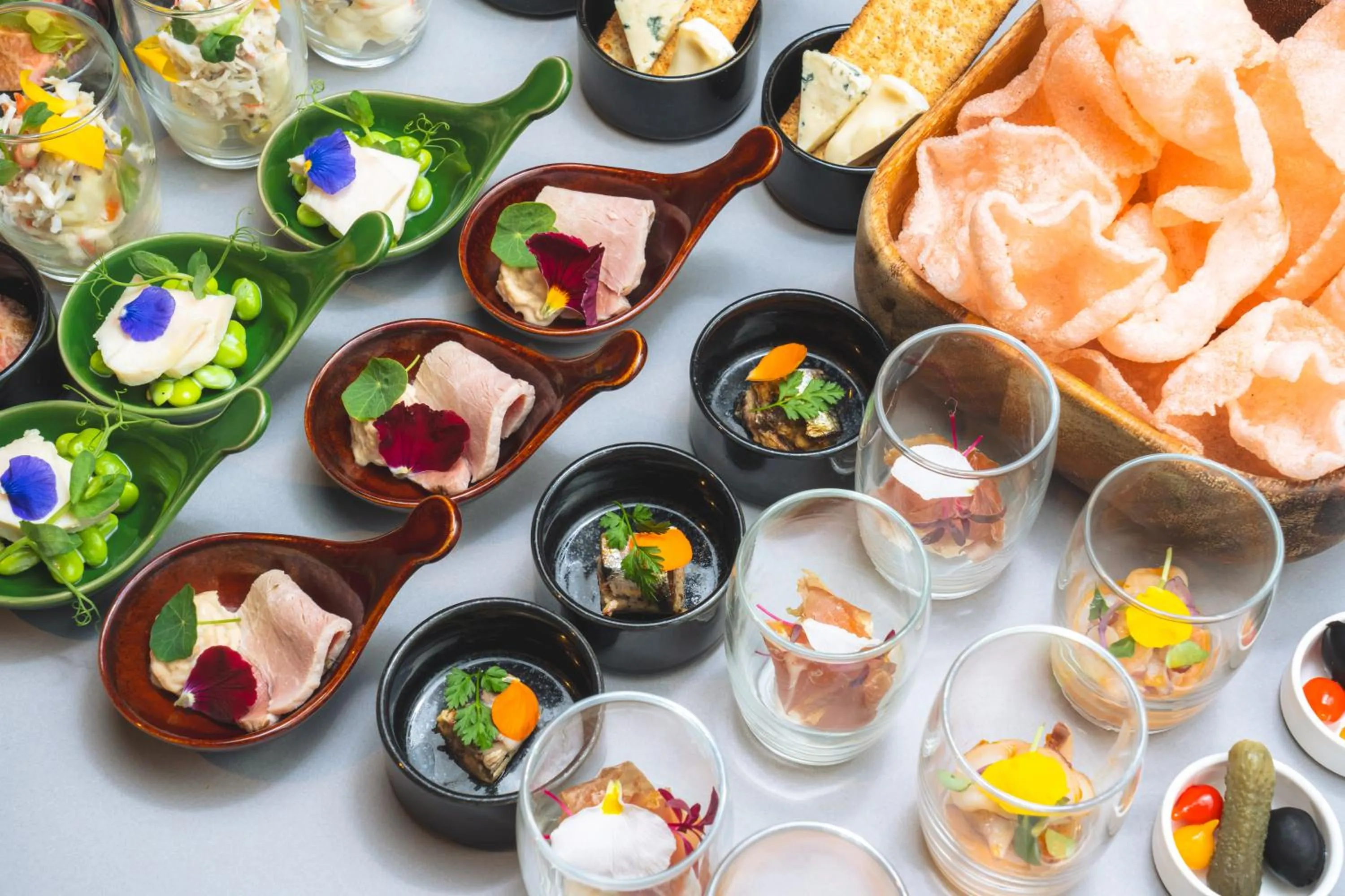 Lounge or bar in Cross Hotel Sapporo