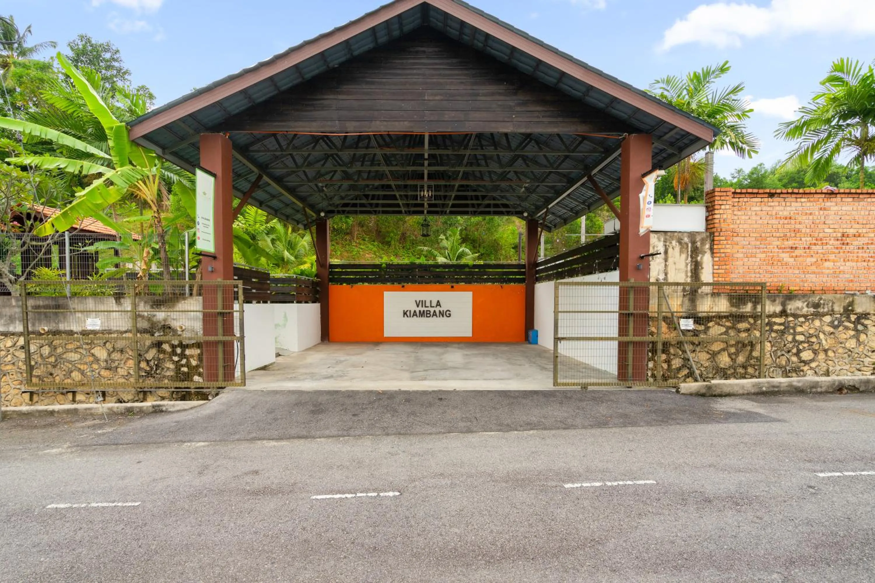 Property building in Villa Kiambang