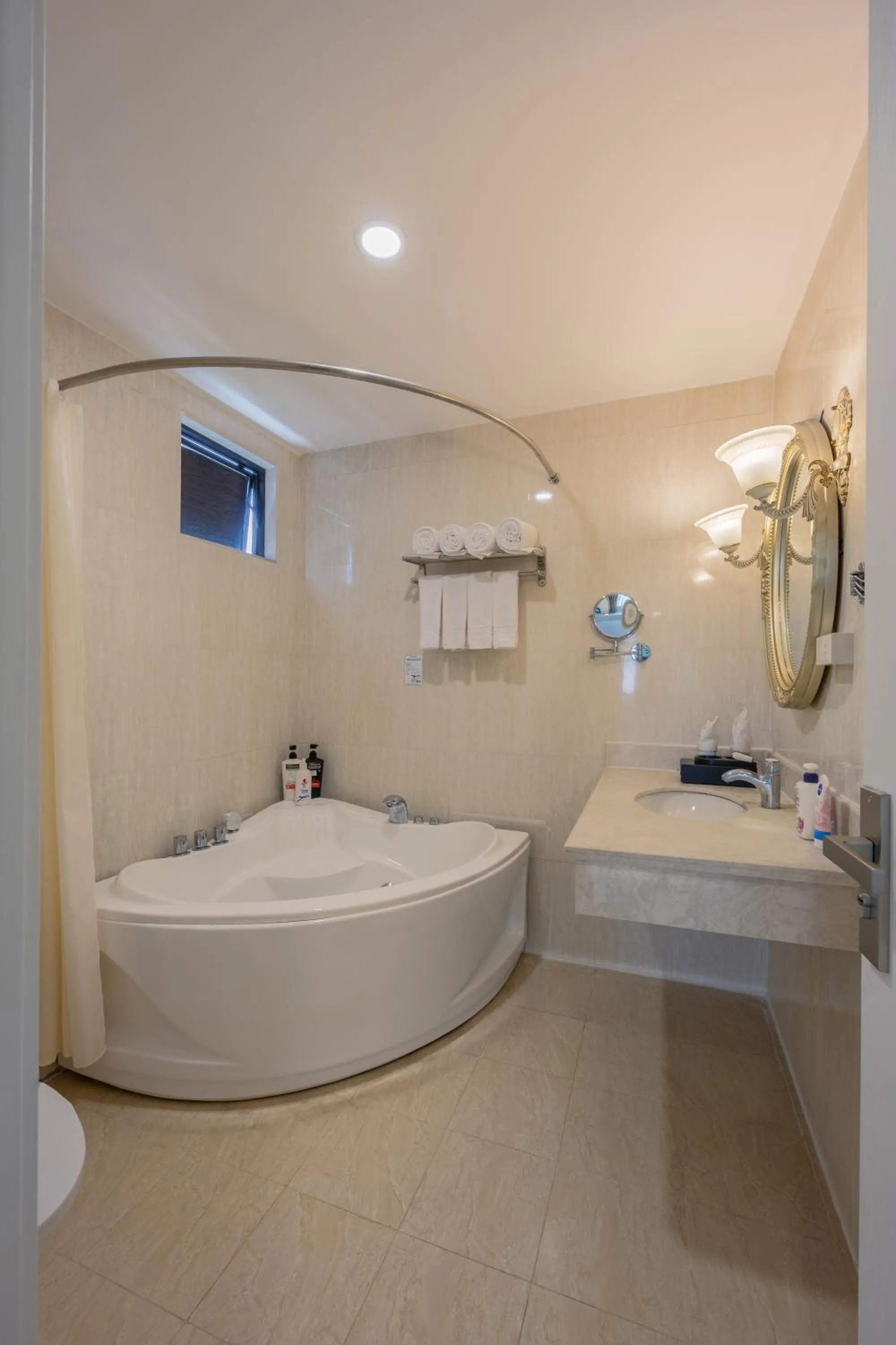 A25 Hotel - 255 Lê Thánh Tôn