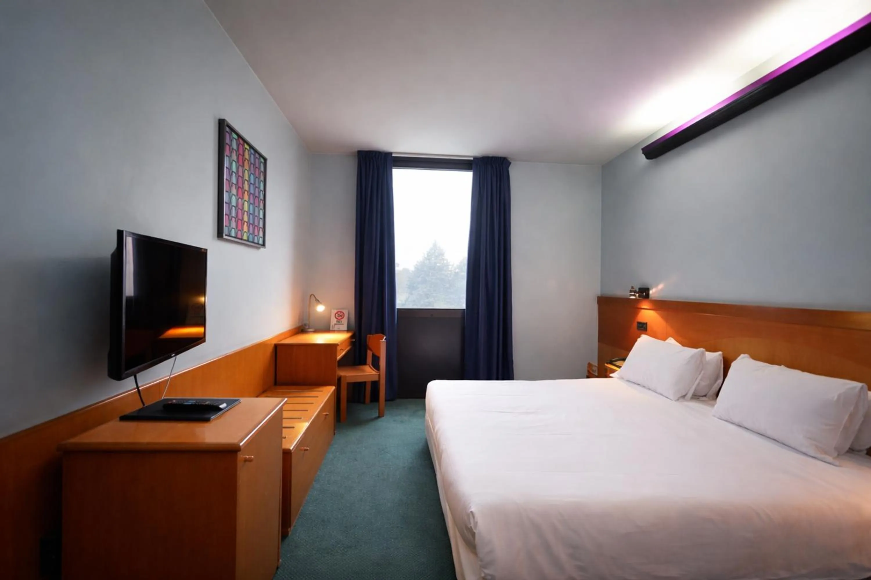 Bed in LVG Hotel Collection - Gardenia