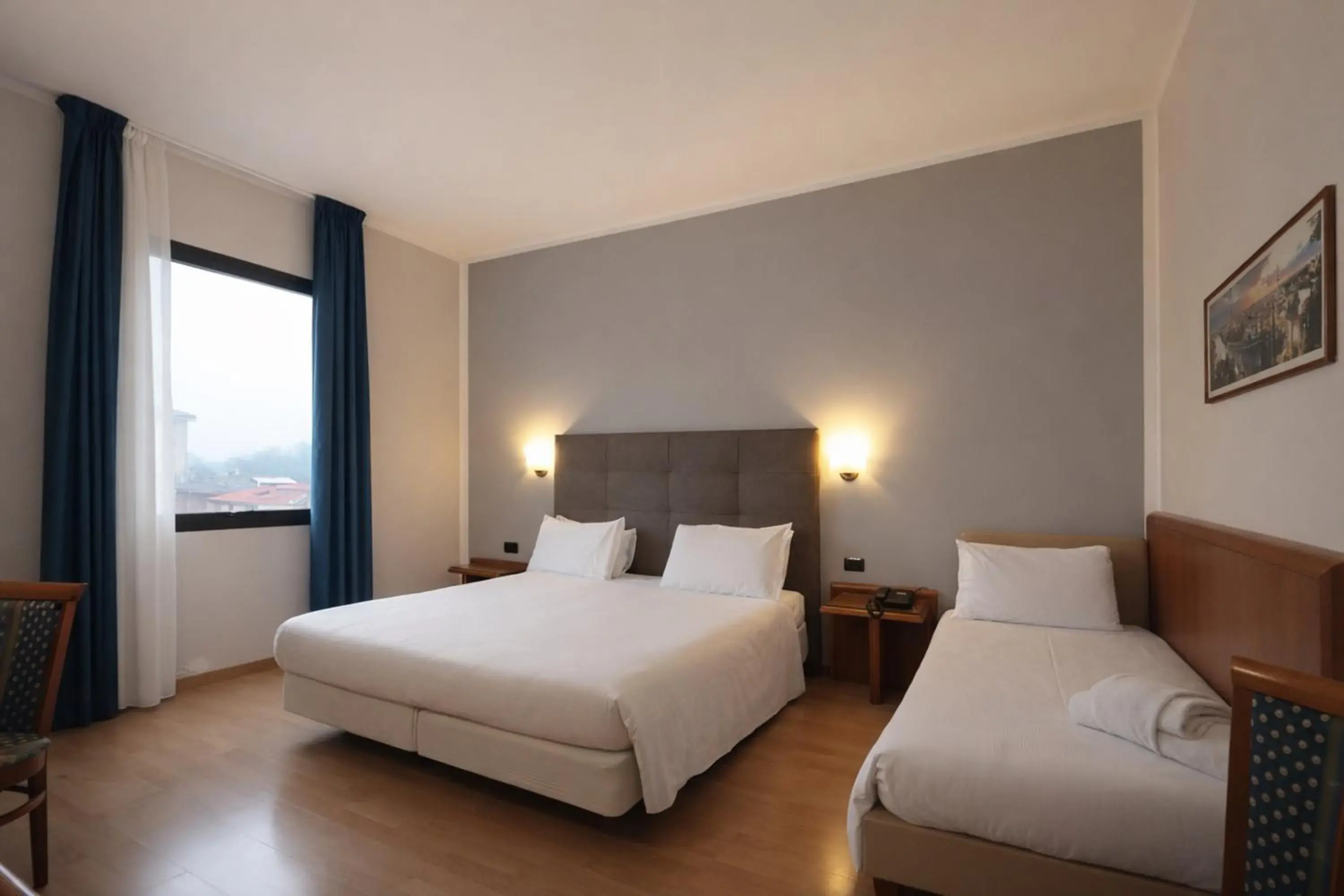 Bed in LVG Hotel Collection - Gardenia Bed in LVG Hotel Collection - Gardenia