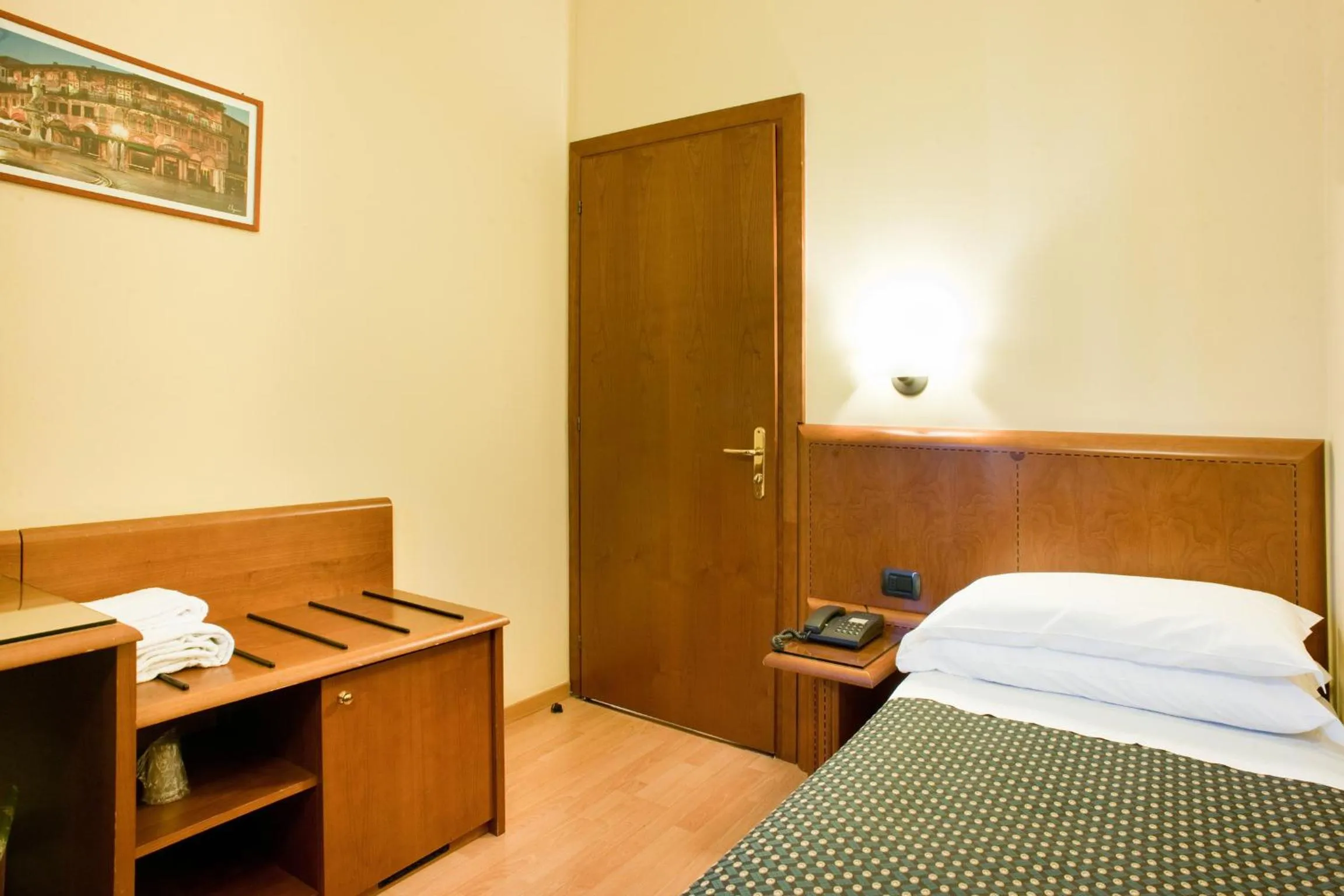 Bed in LVG Hotel Collection - Gardenia