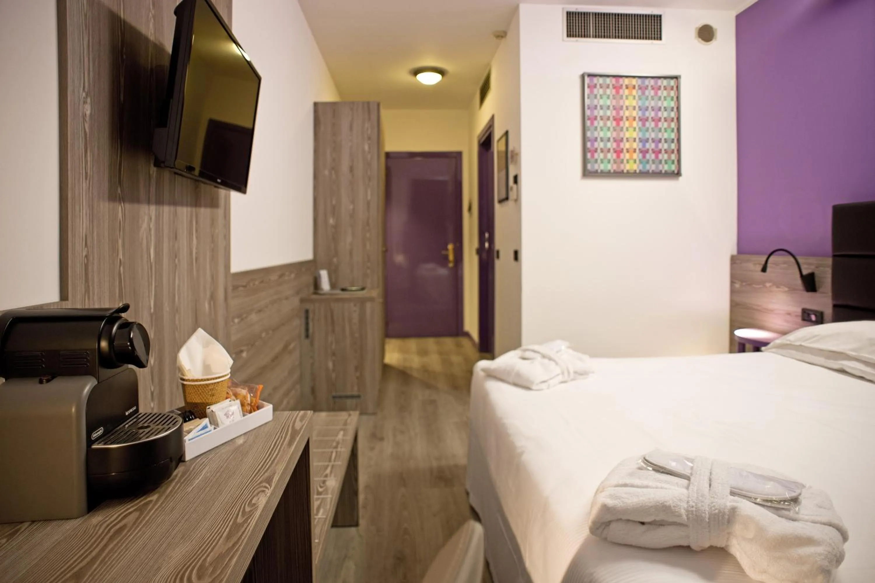 Photo of the whole room, Bed in LVG Hotel Collection - Gardenia