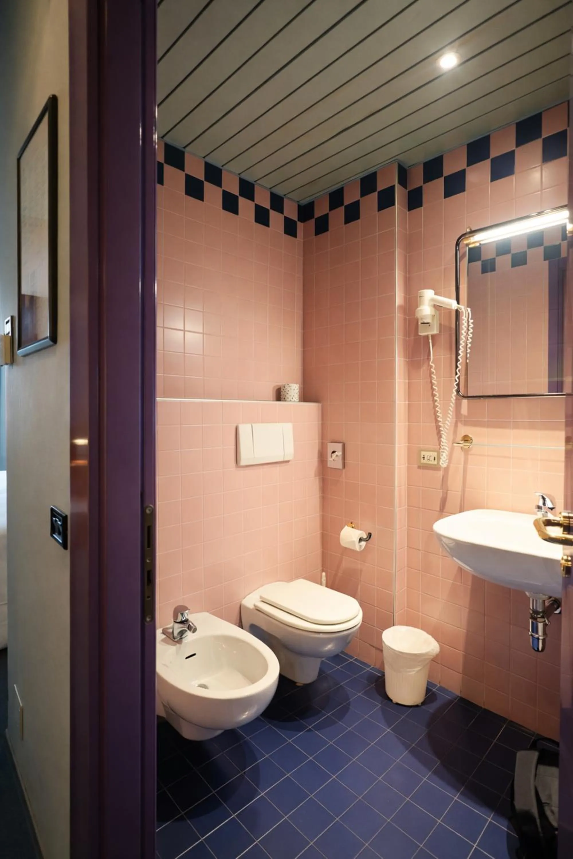 Shower in LVG Hotel Collection - Gardenia