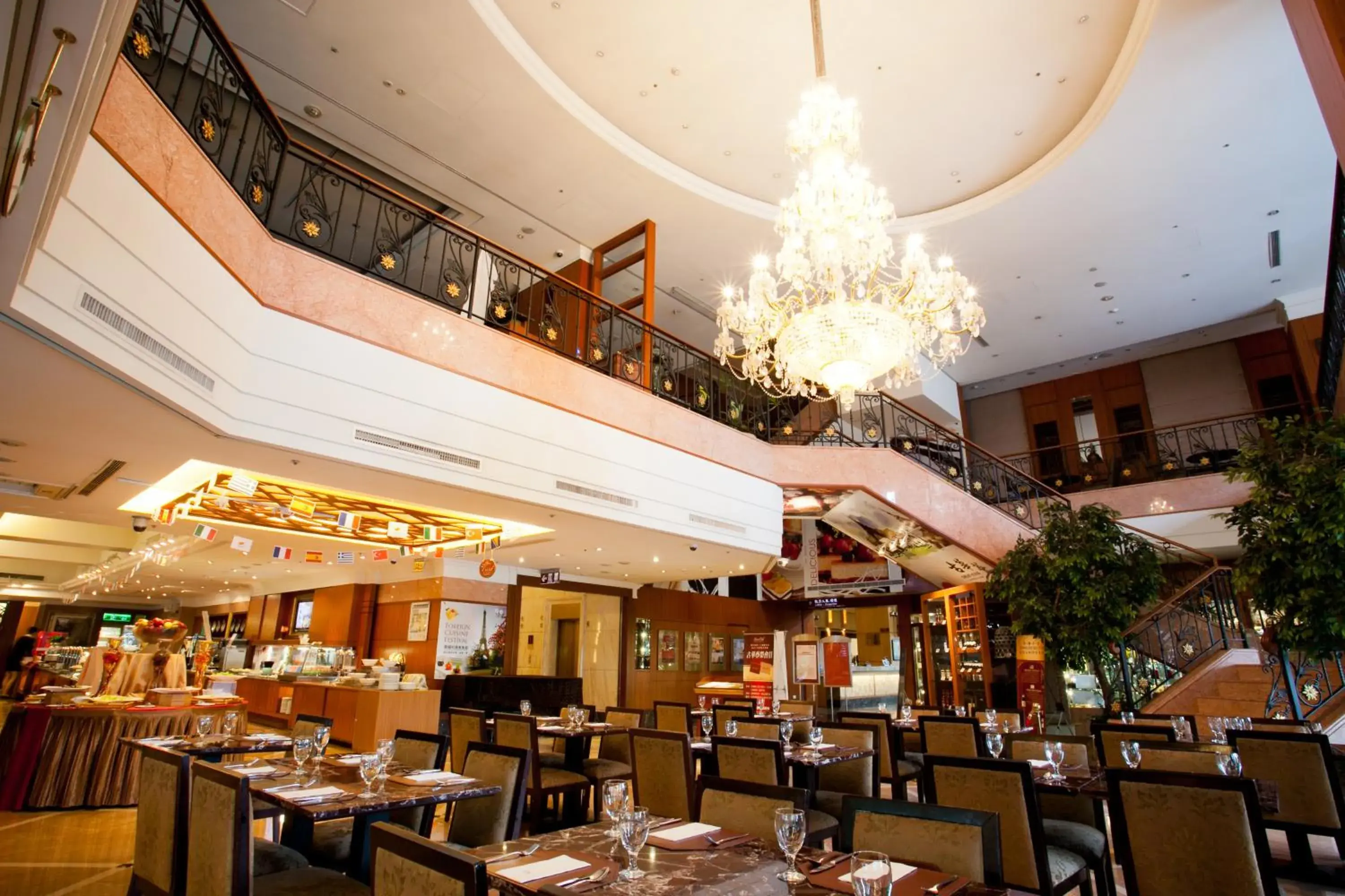 Restaurant/places to eat in Hotel Kuva Chateau Restaurant/places to eat in Hotel Kuva Chateau
