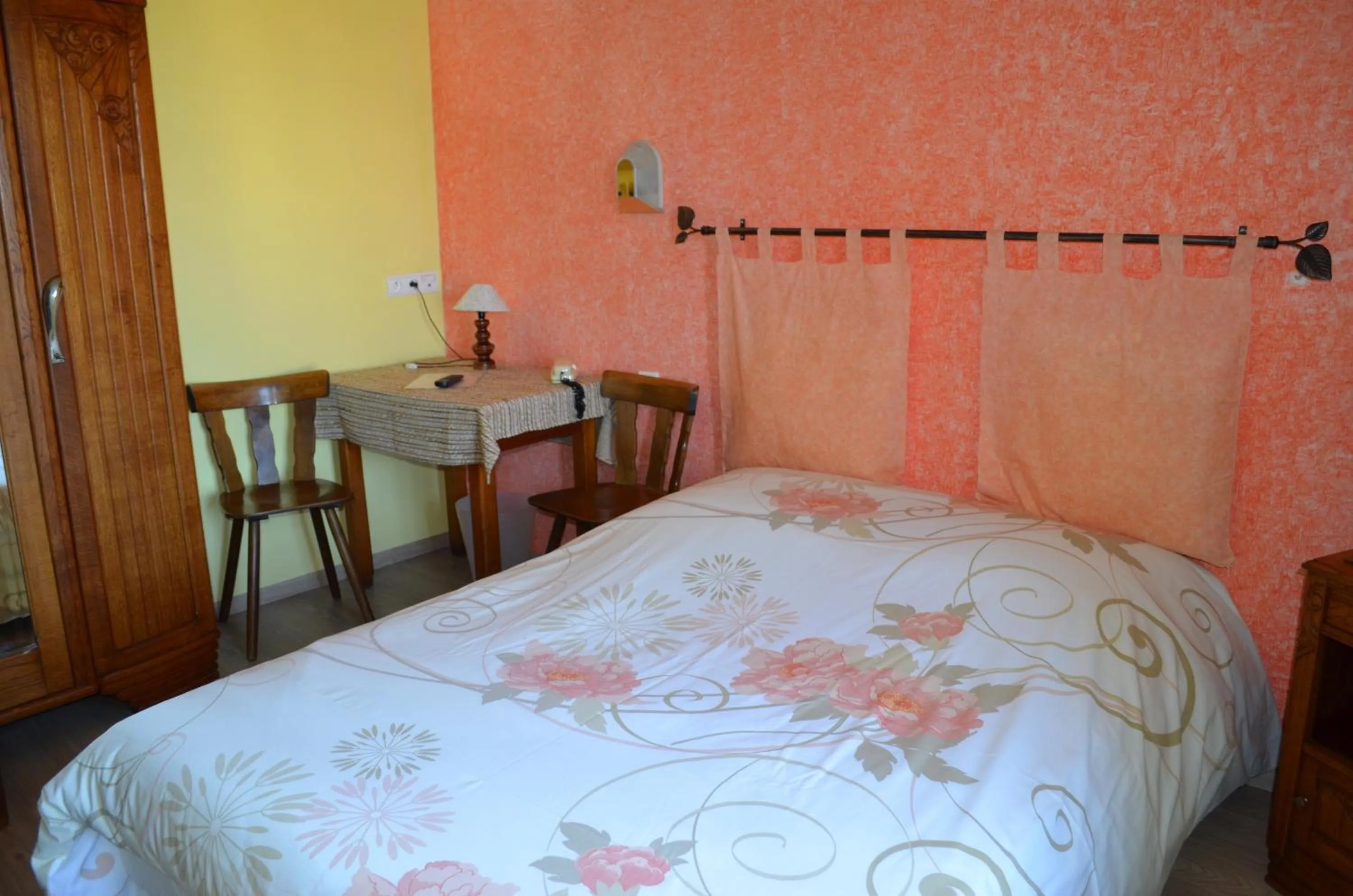 Bed in Logis Hotel & Restaurant - Les Vosges