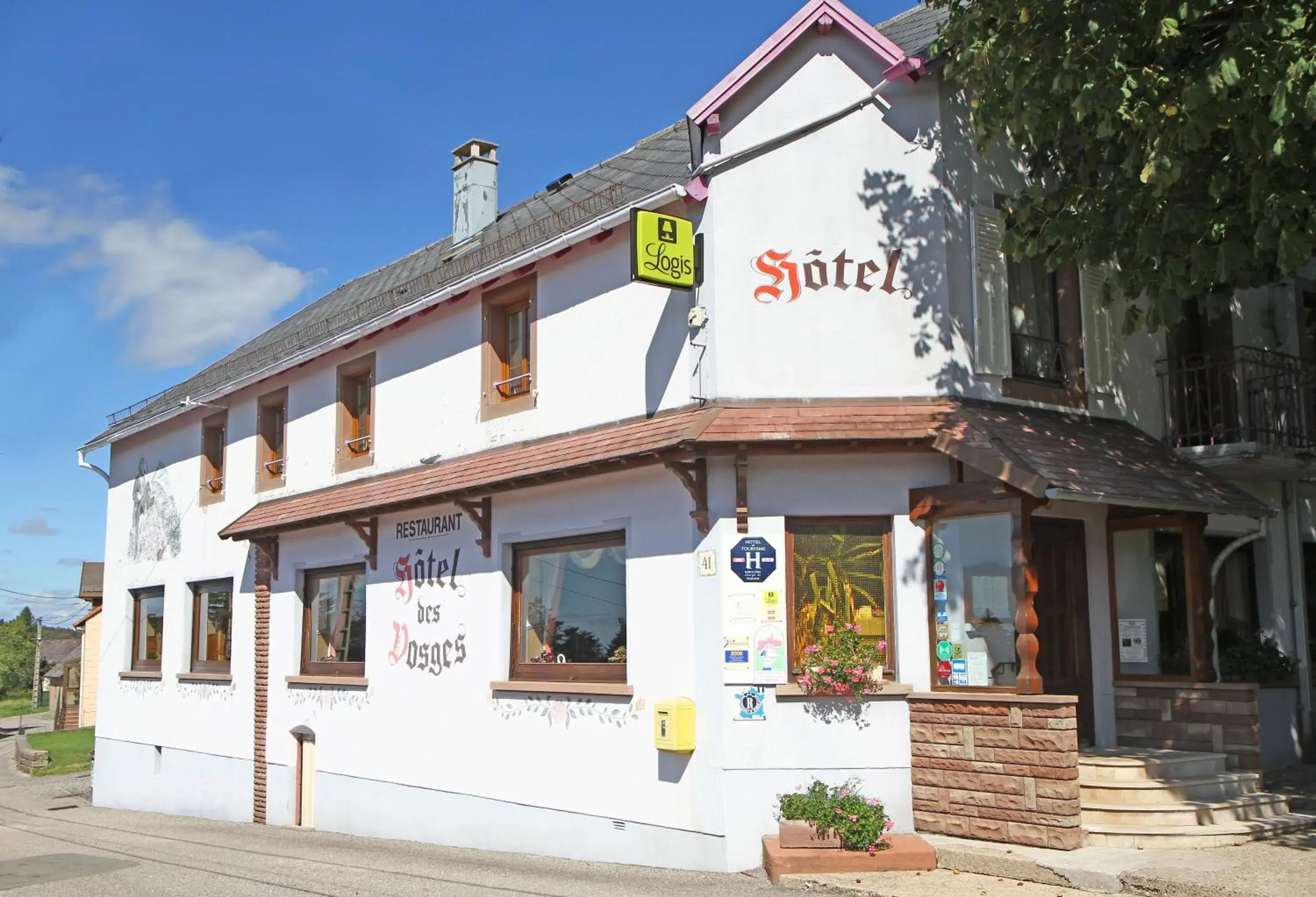 Logis Hotel & Restaurant - Les Vosges Logis Hotel & Restaurant - Les Vosges