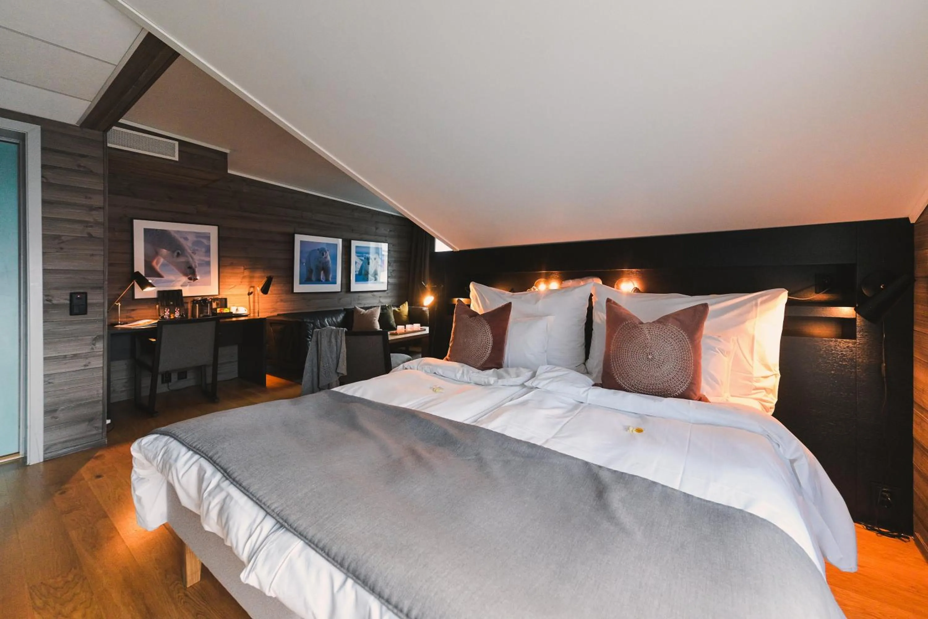 Bed in Svalbard Hotell | Polfareren
