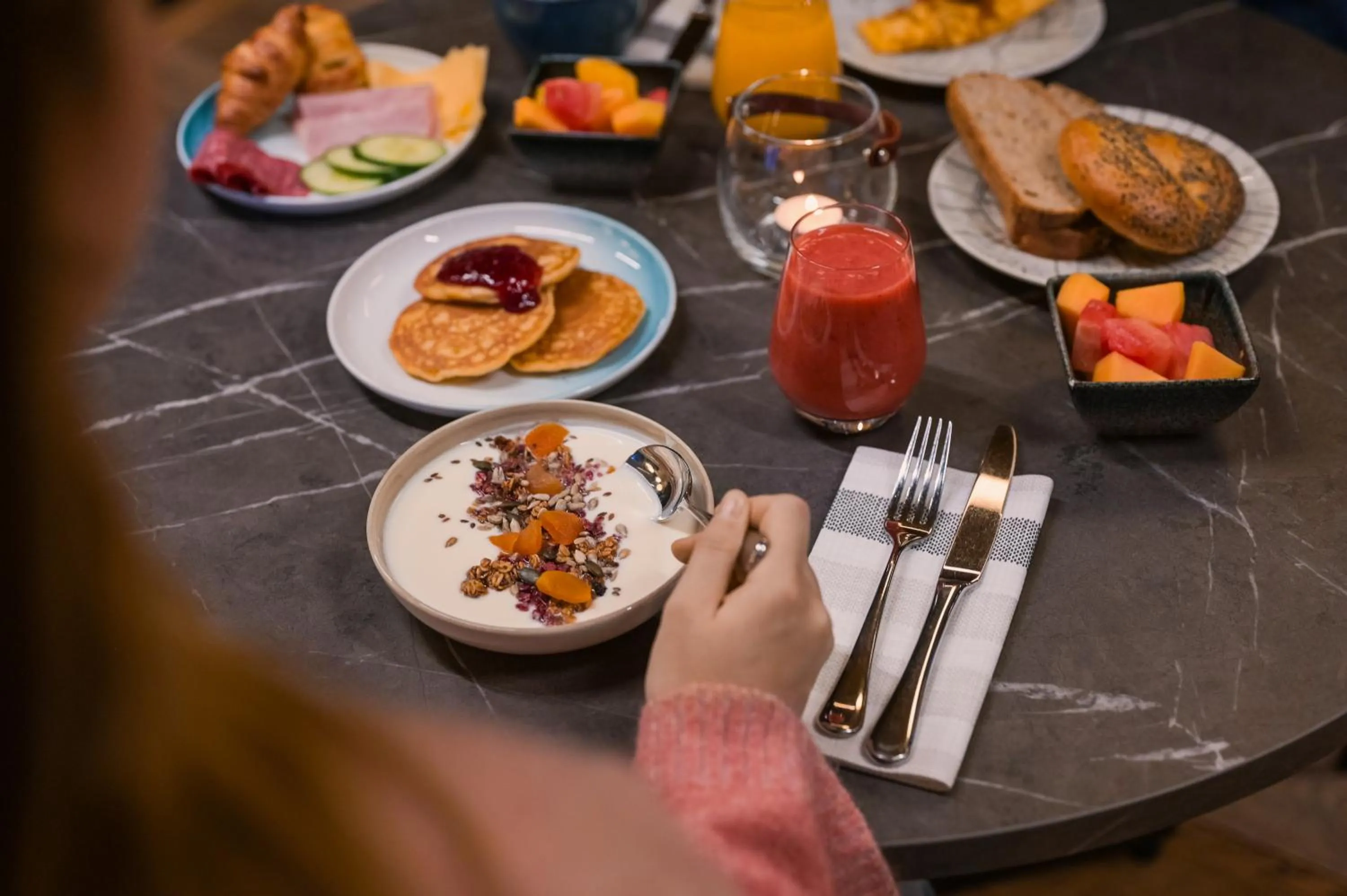 Breakfast in Svalbard Hotell | Polfareren