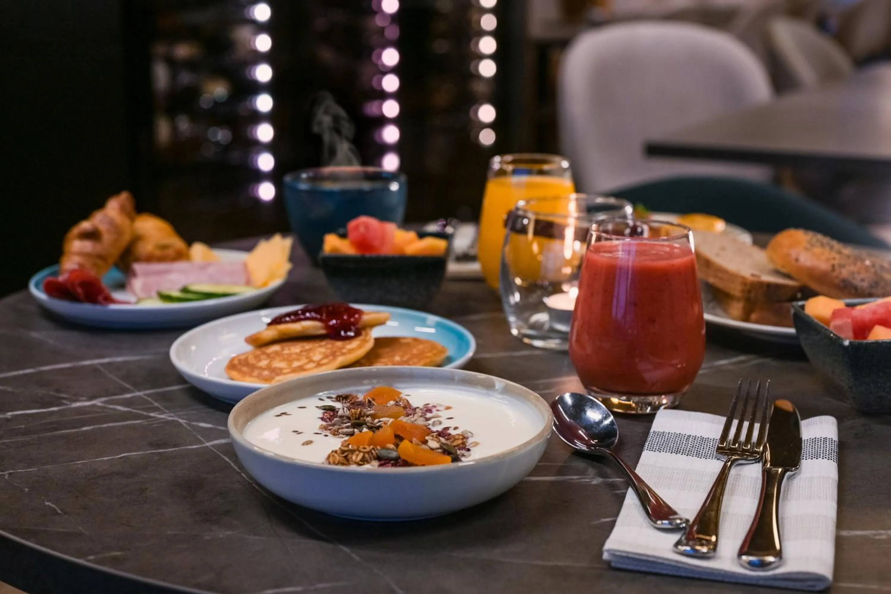 Breakfast in Svalbard Hotell | Polfareren