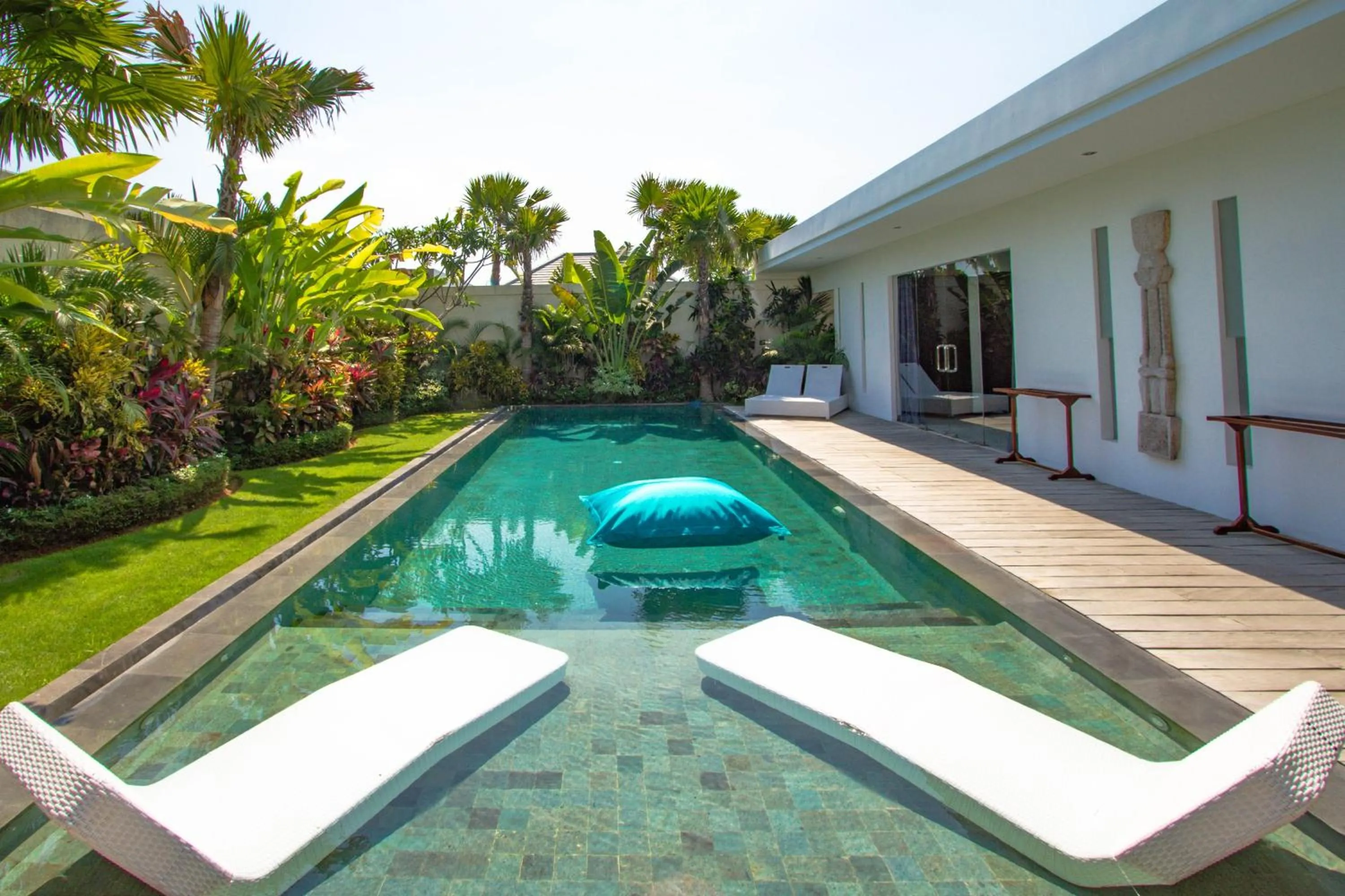 Villa Juna - Beautiful 3 Bedroom in Seminyak