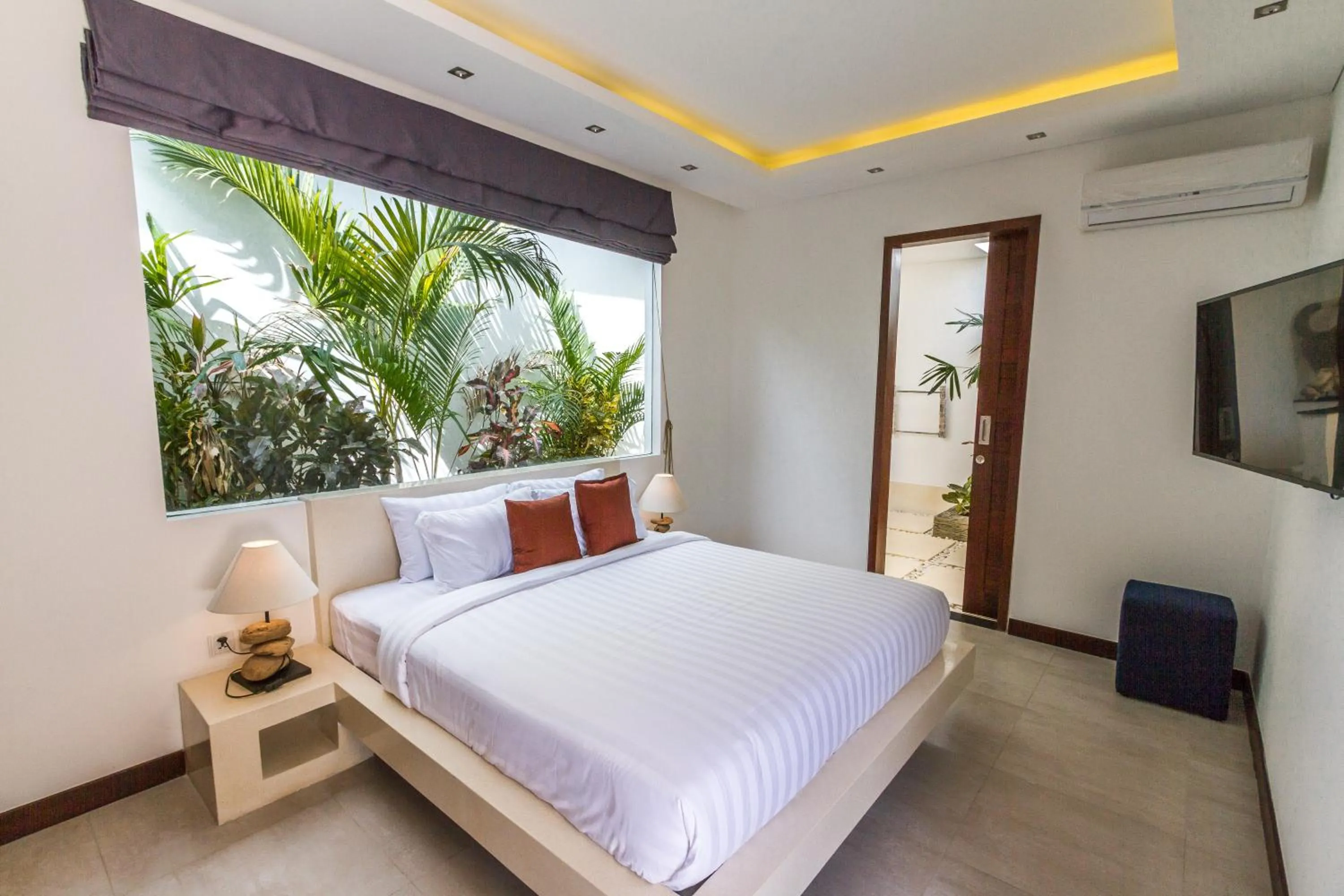 Bed in Villa Juna - Beautiful 3 Bedroom in Seminyak