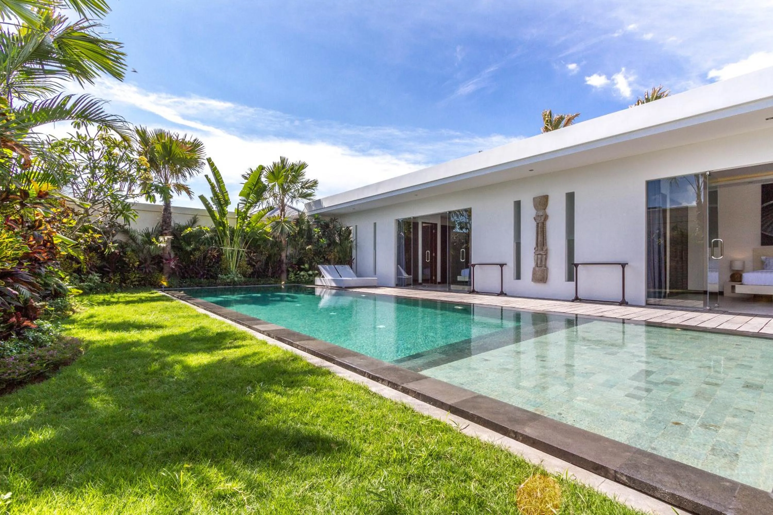 Villa Juna - Beautiful 3 Bedroom in Seminyak