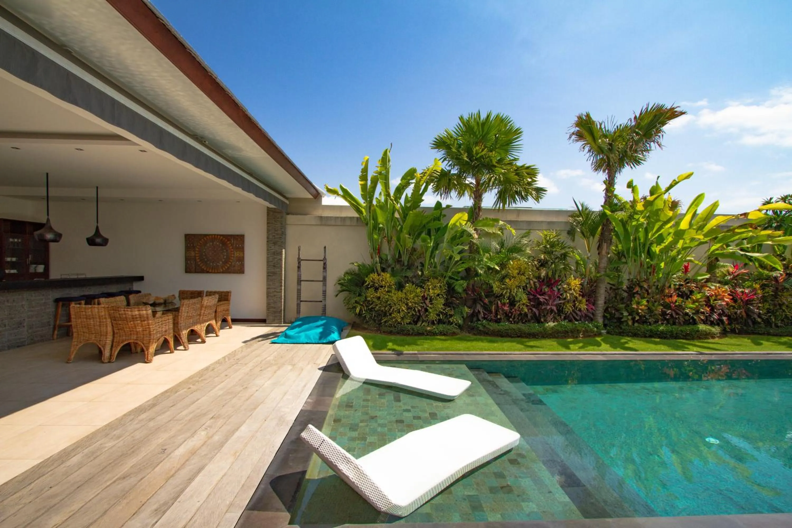 Villa Juna - Beautiful 3 Bedroom in Seminyak