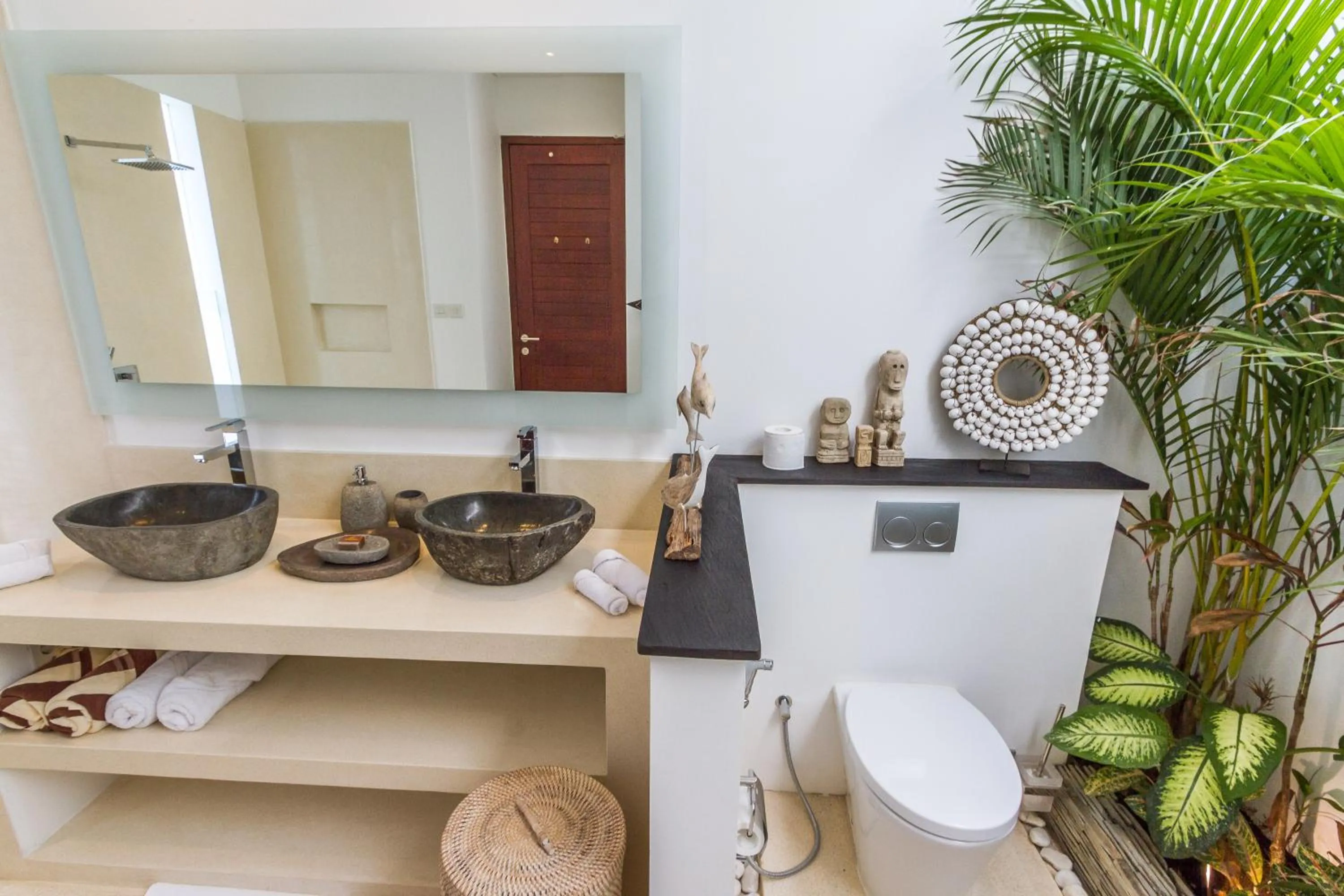 Villa Juna - Beautiful 3 Bedroom in Seminyak