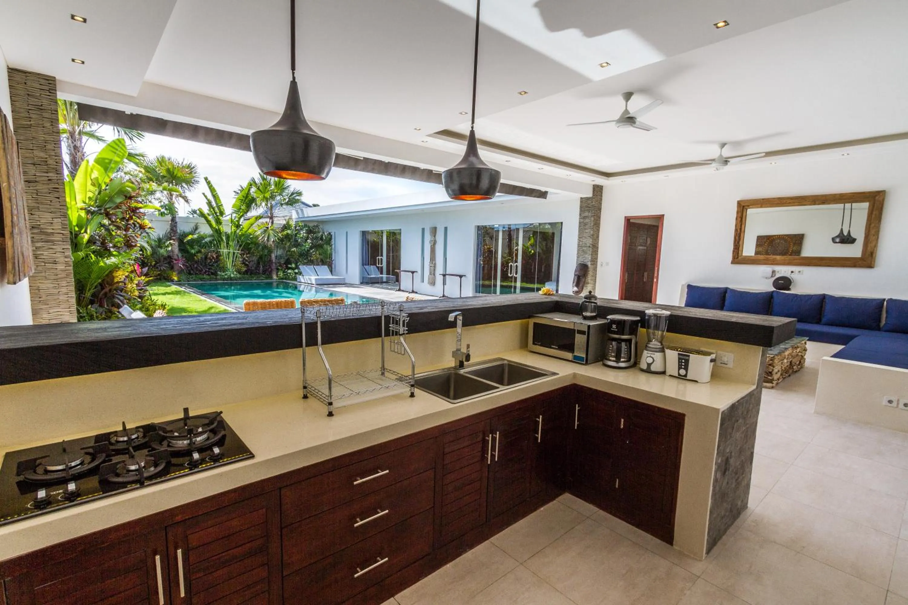 Villa Juna - Beautiful 3 Bedroom in Seminyak