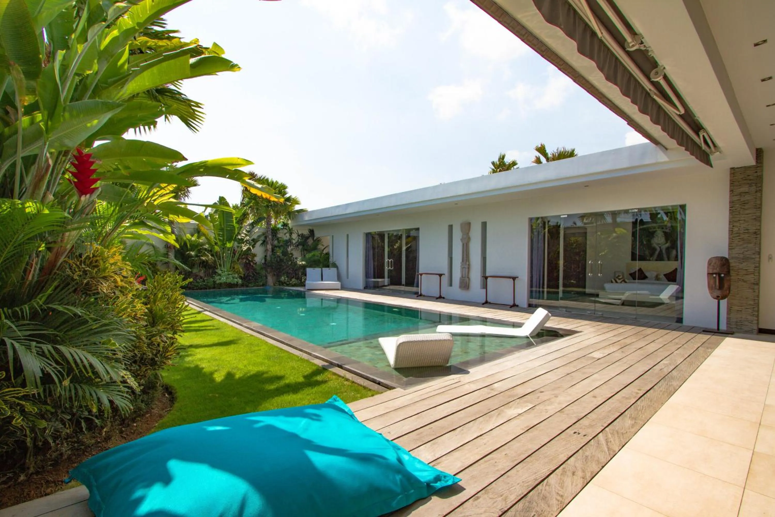 Villa Juna - Beautiful 3 Bedroom in Seminyak
