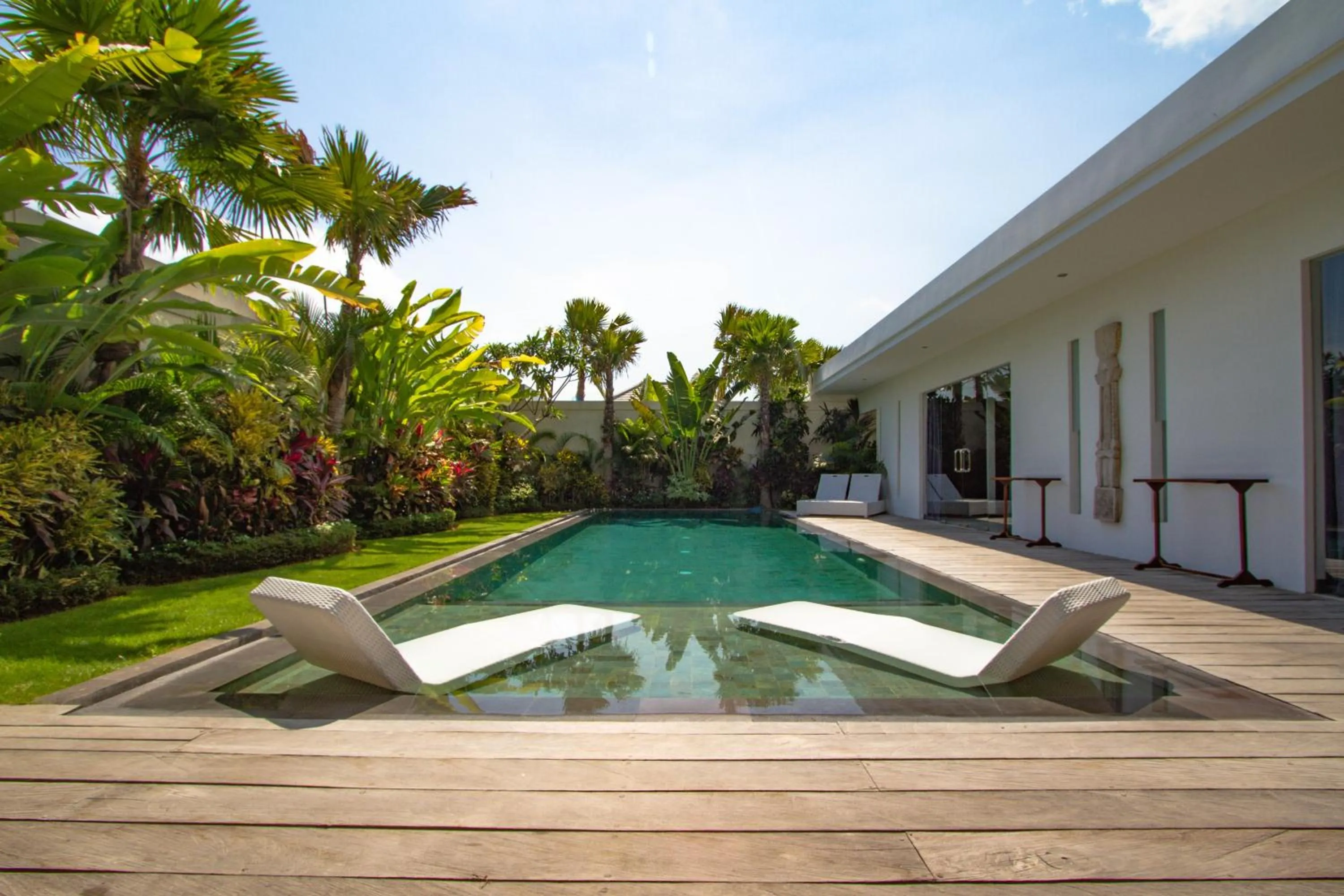 Villa Juna - Beautiful 3 Bedroom in Seminyak