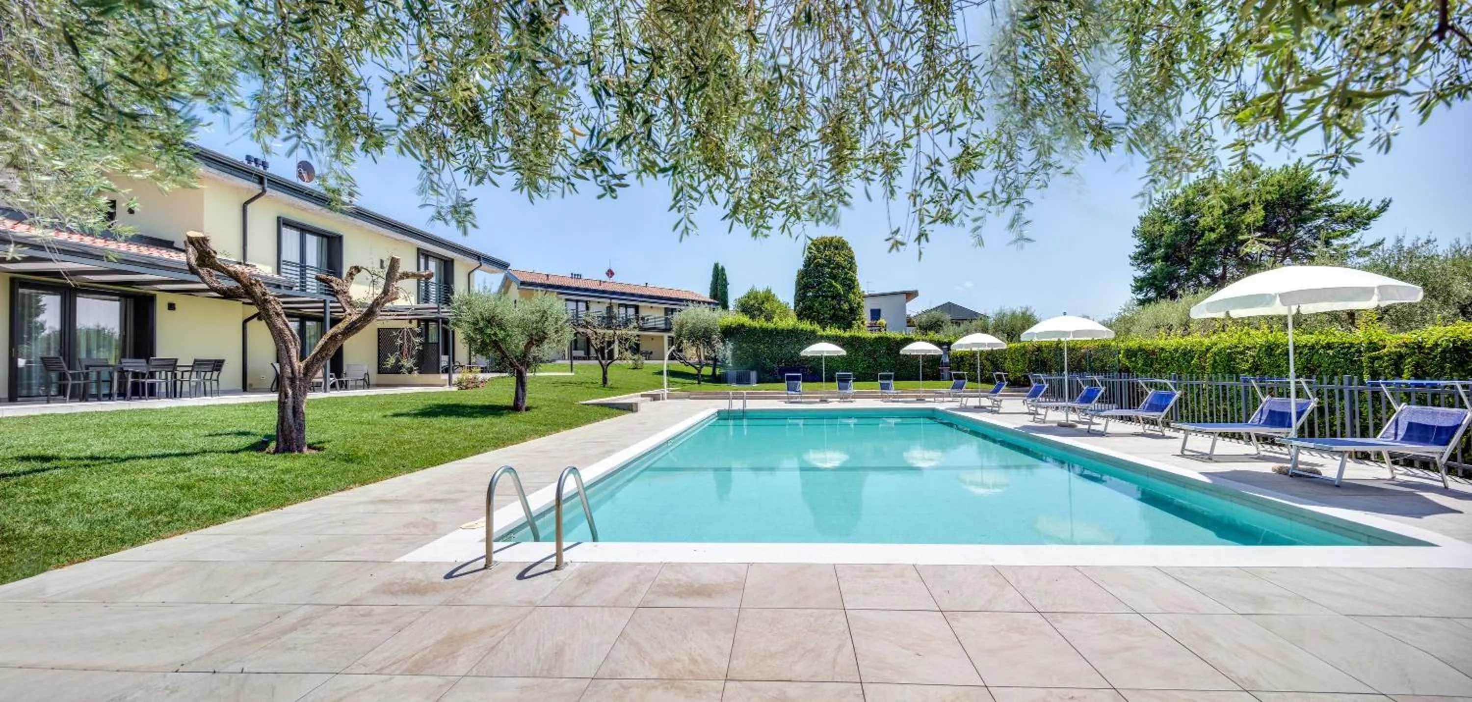 Swimming pool in Oleandro Holiday Apartments
