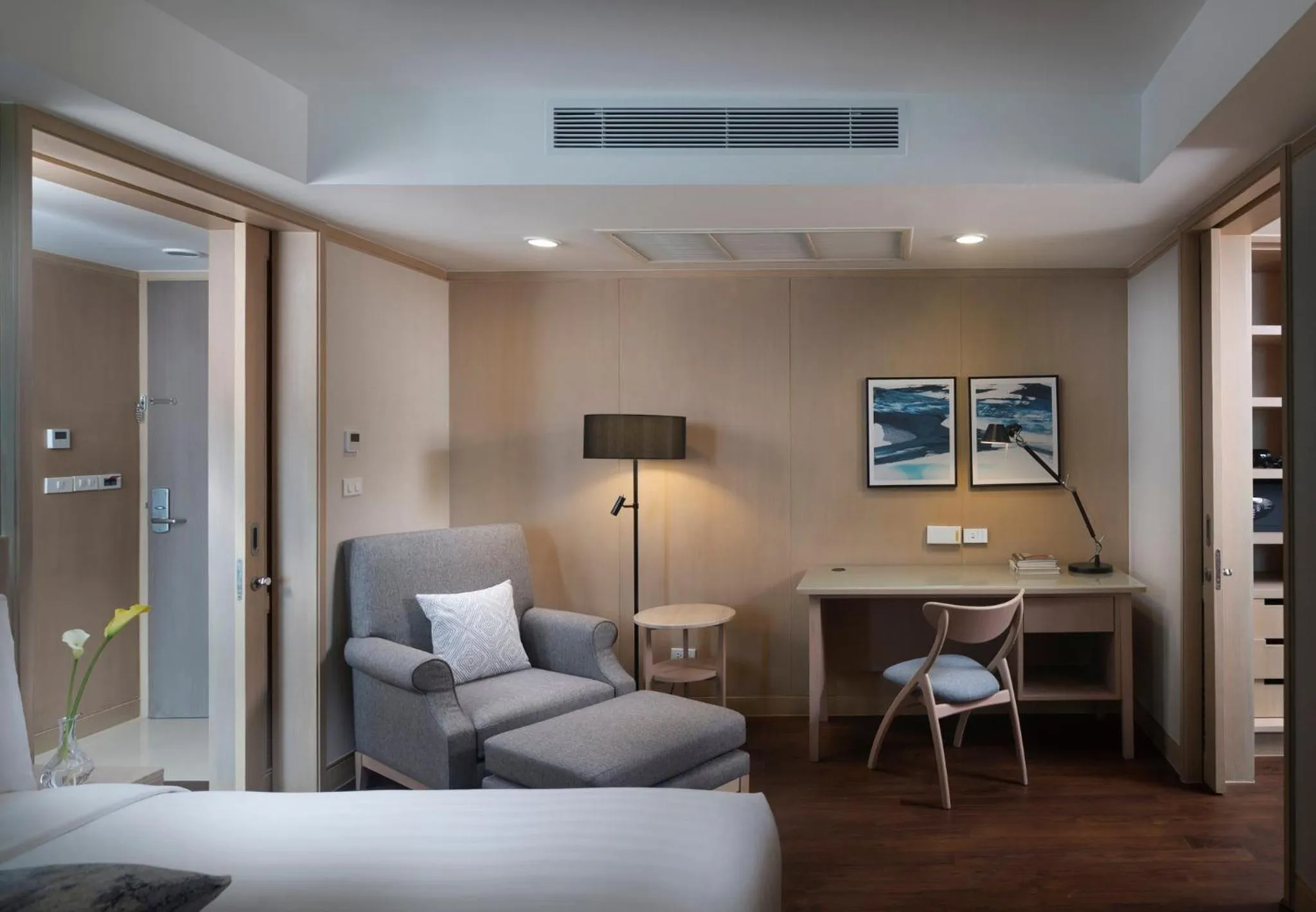 Photo of the whole room, Bed in Shama Petchburi 47 Bangkok