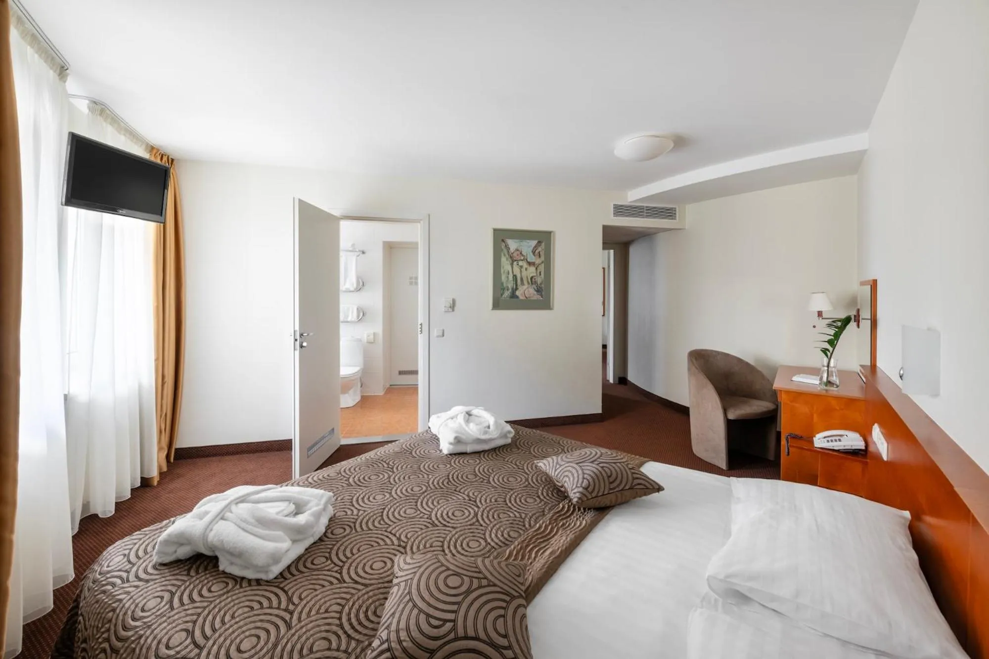 Bedroom, Bed in Art City Inn