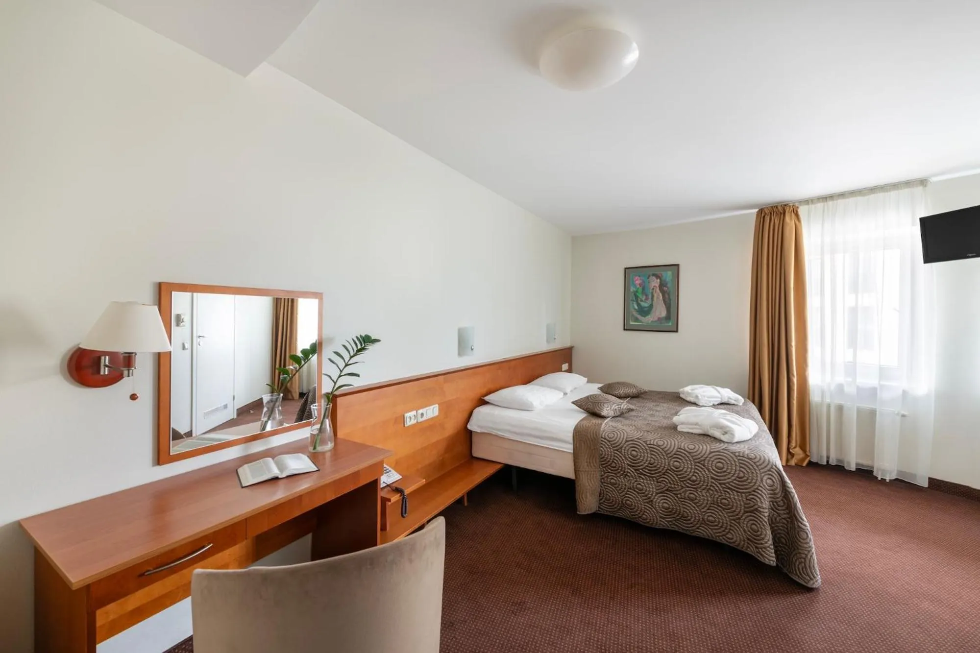 Photo of the whole room, Bed in Art City Inn