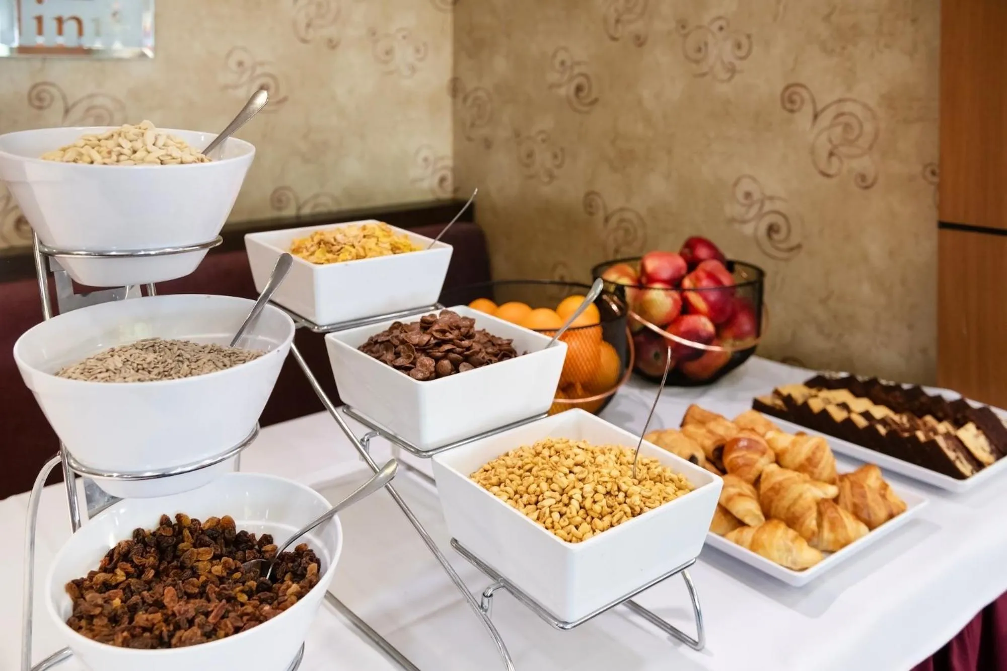 Breakfast in Art City Inn