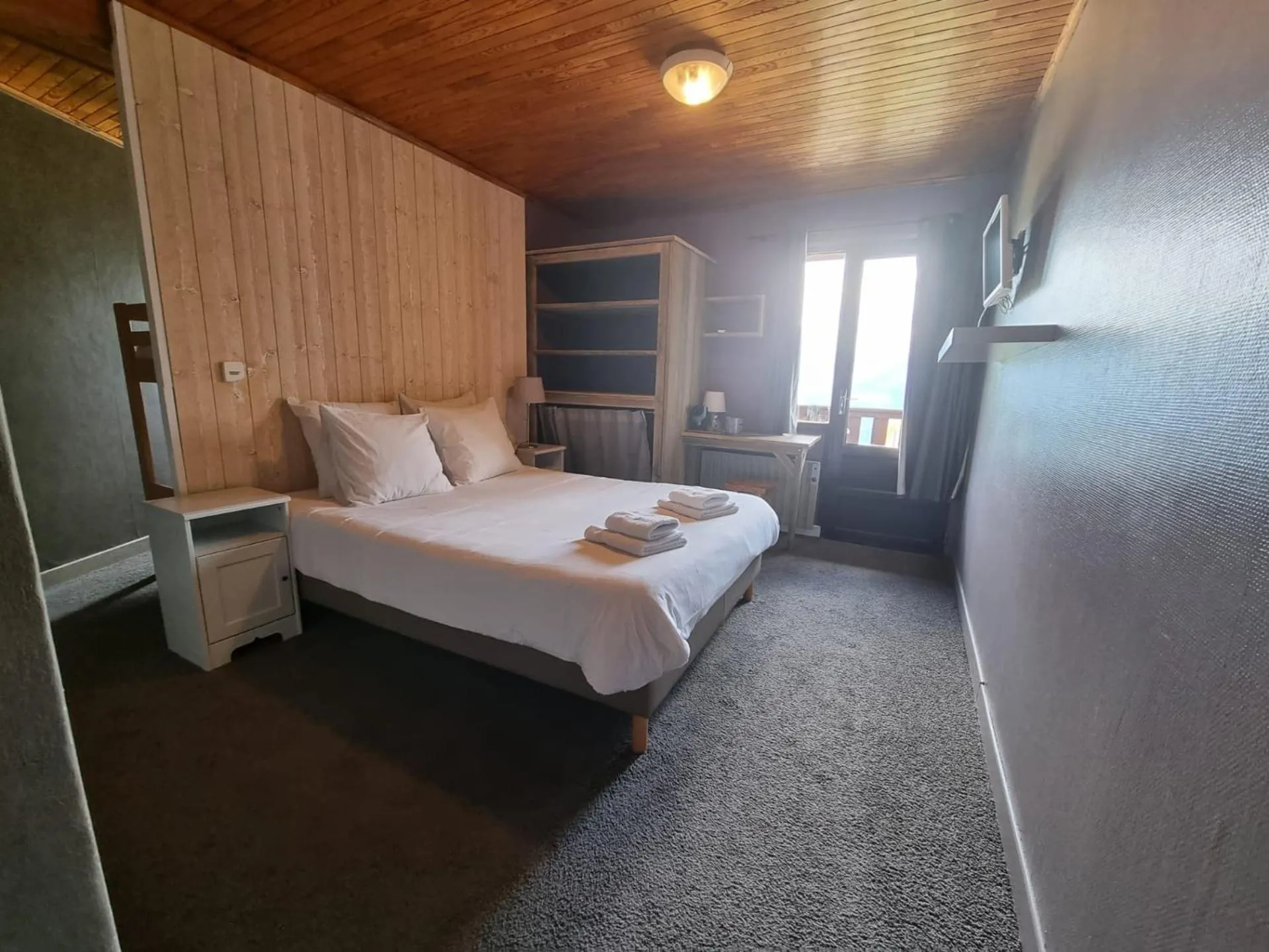 Bedroom in Hotel Le Beau Site