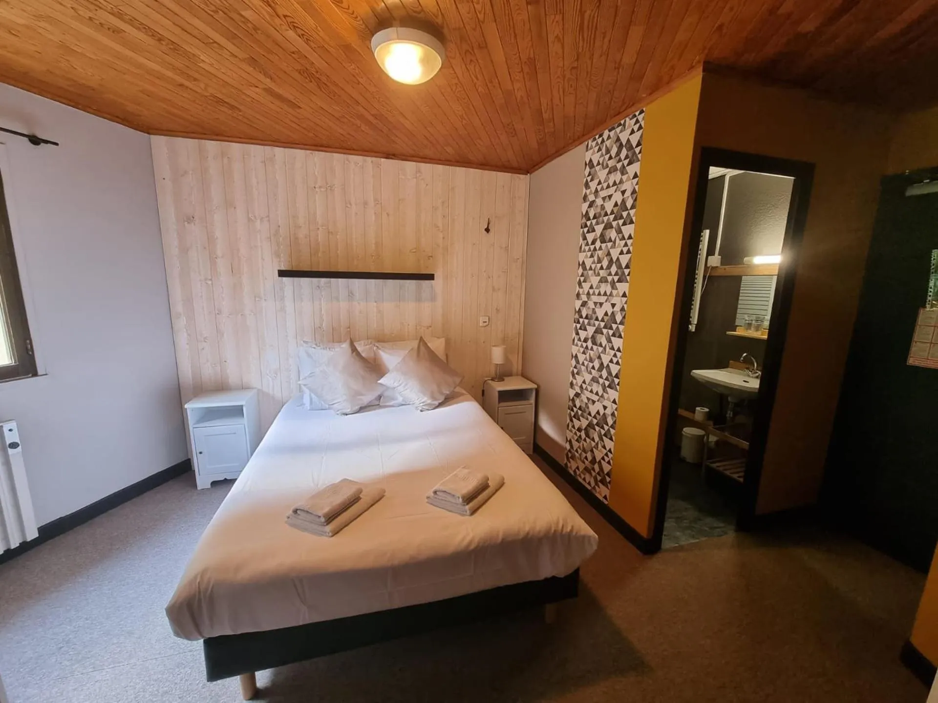 Bedroom in Hotel Le Beau Site