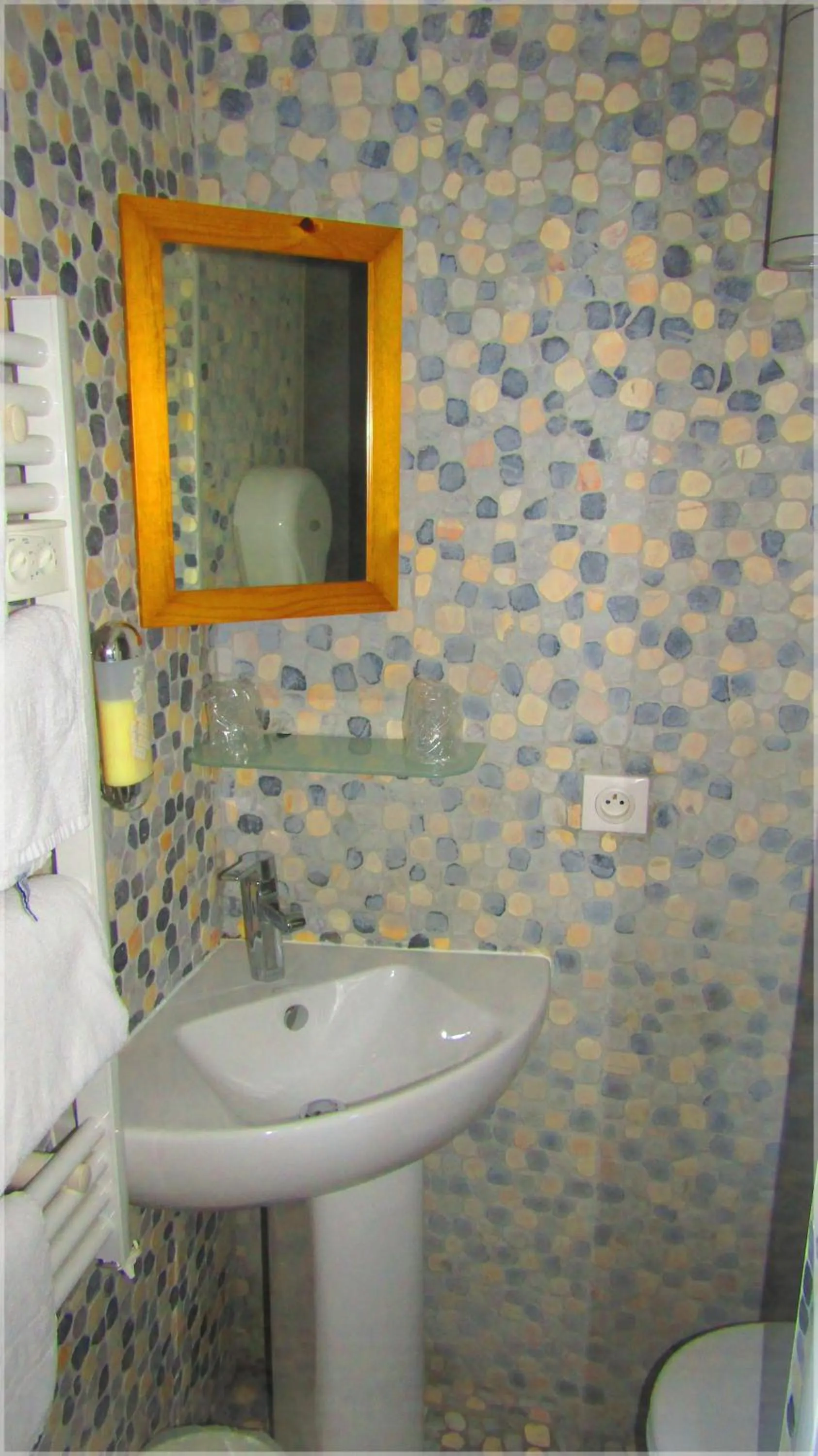 Bathroom in Aix Hotel