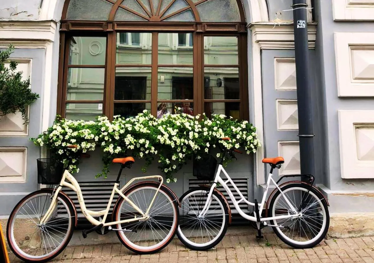 Entertainment in St Palace Hotel