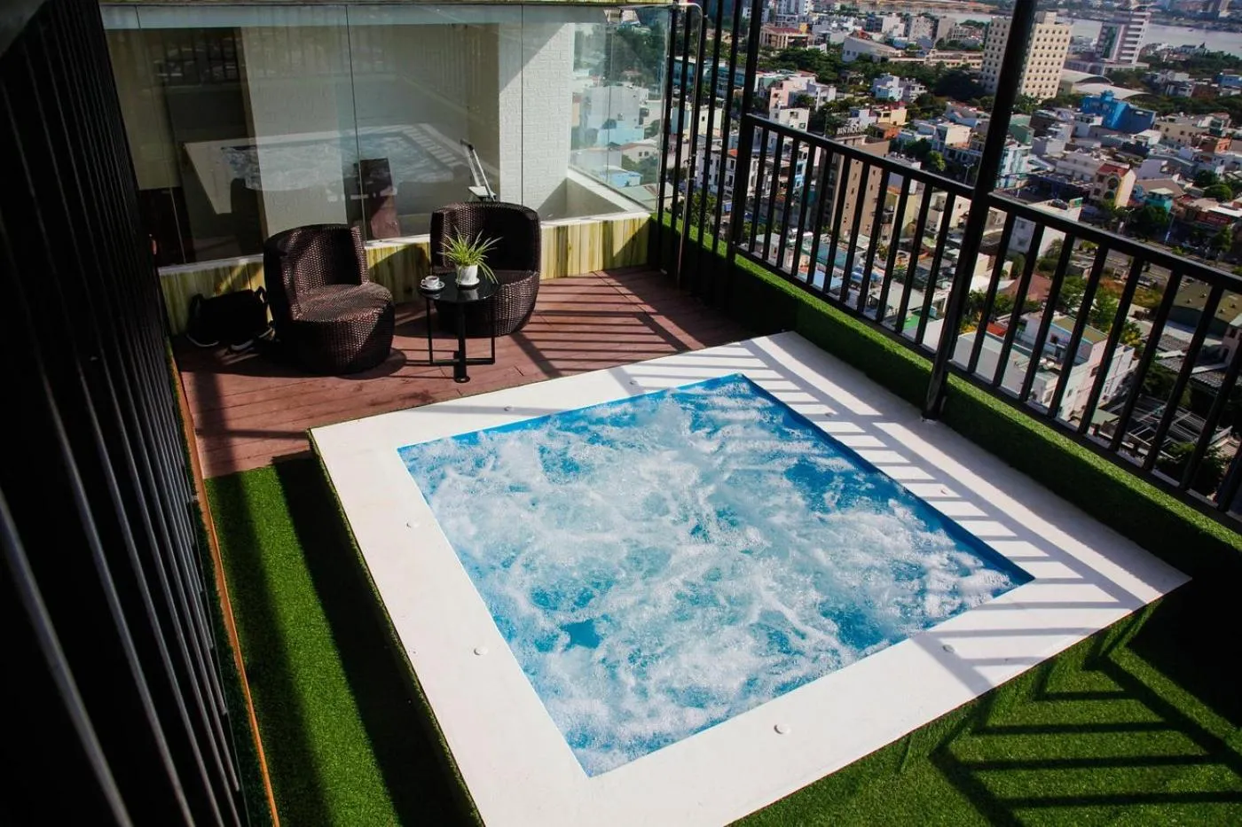 Swimming pool in Gemma Hotel & Apartment Near Dragon Bridge