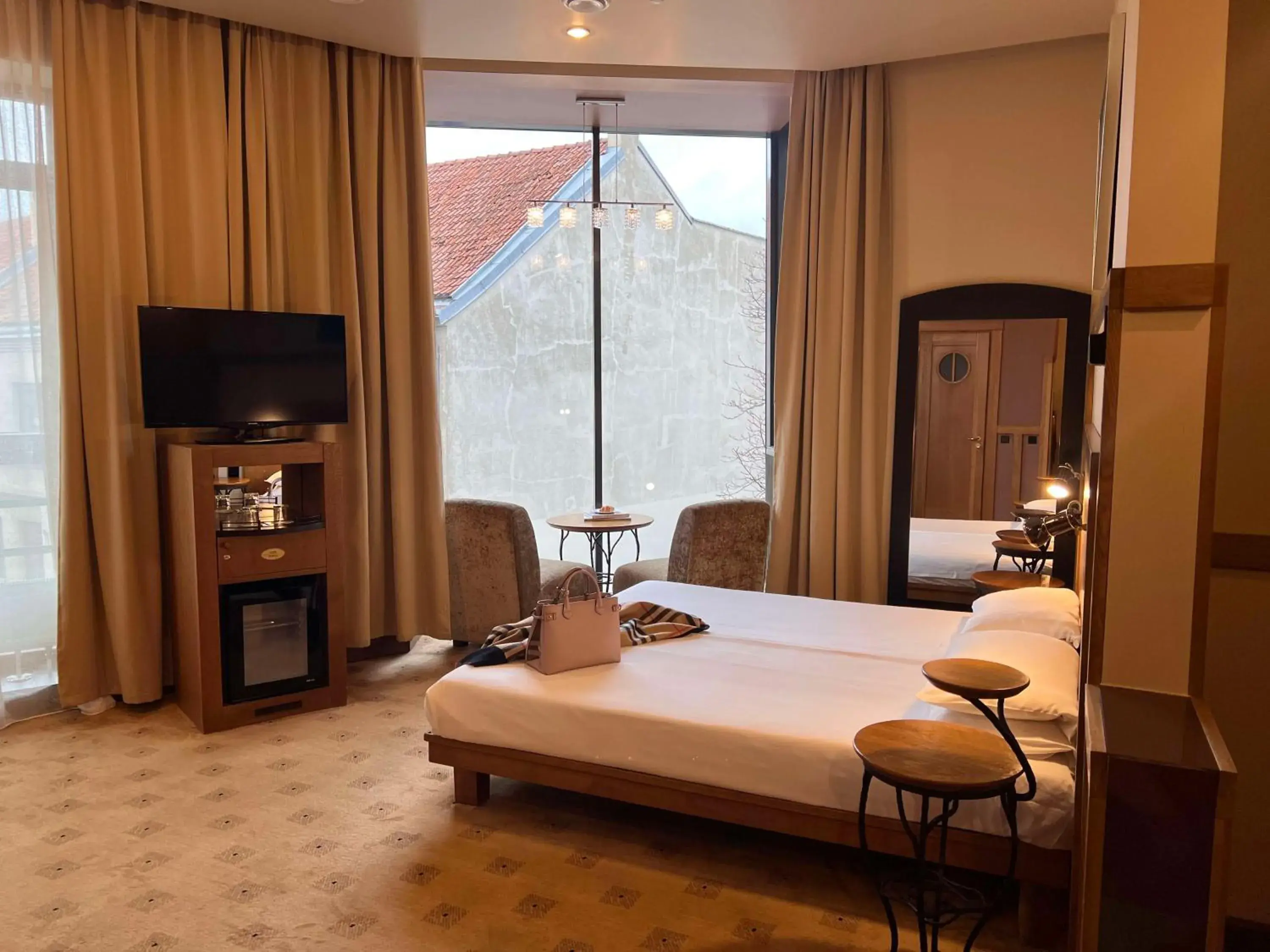 King Suite - single occupancy in BEST WESTERN Santakos Hotel King Suite - single occupancy in BEST WESTERN Santakos Hotel