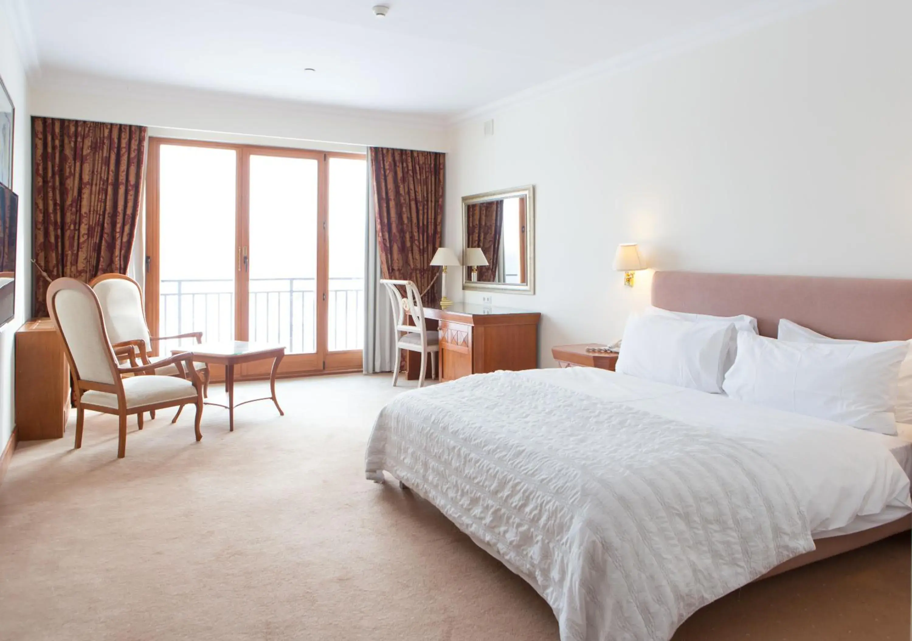 Bedroom, Bed in Vilnius Grand Resort Bedroom, Bed in Vilnius Grand Resort