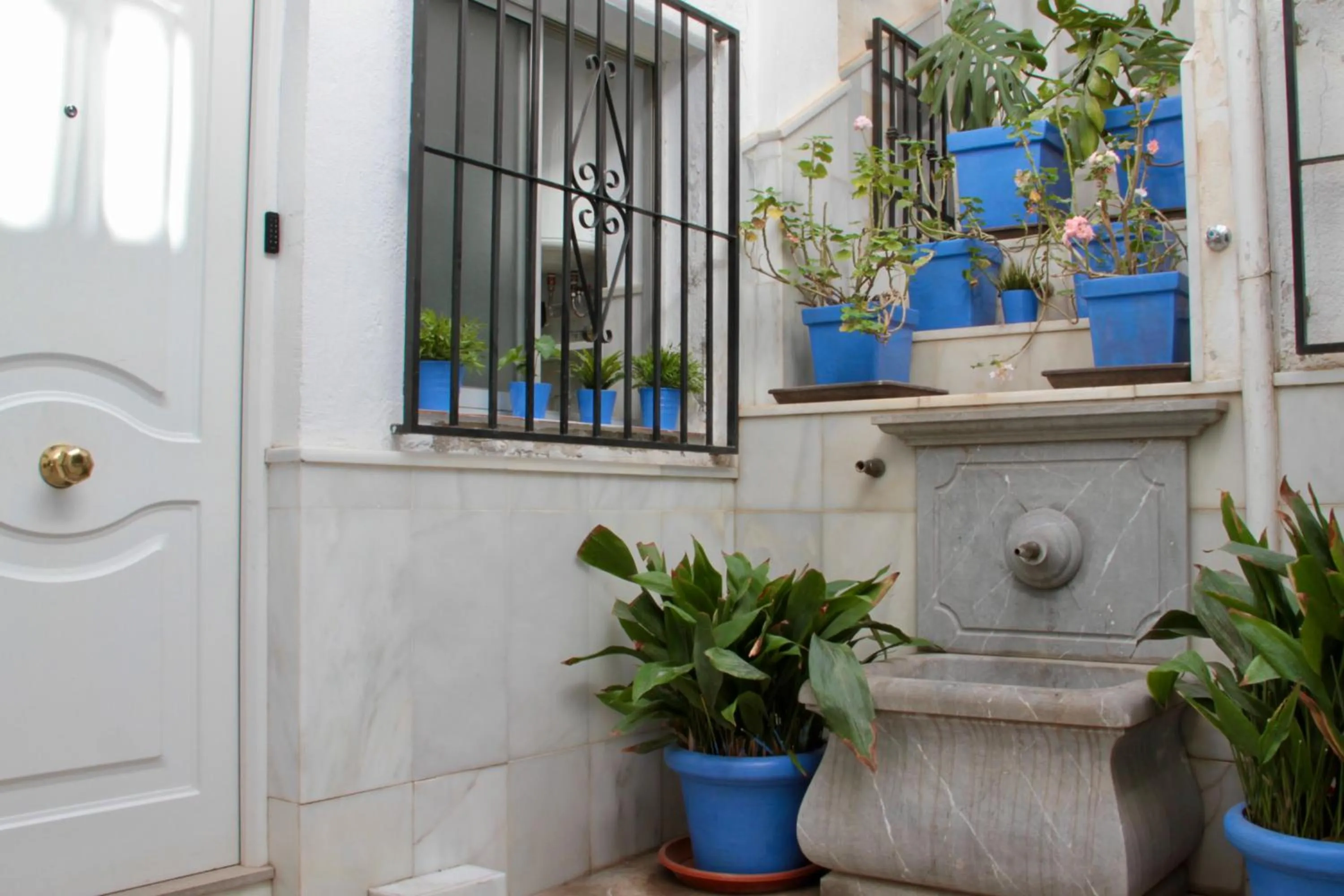 Patio in Apartamentos Inside Paseo de los Tristes