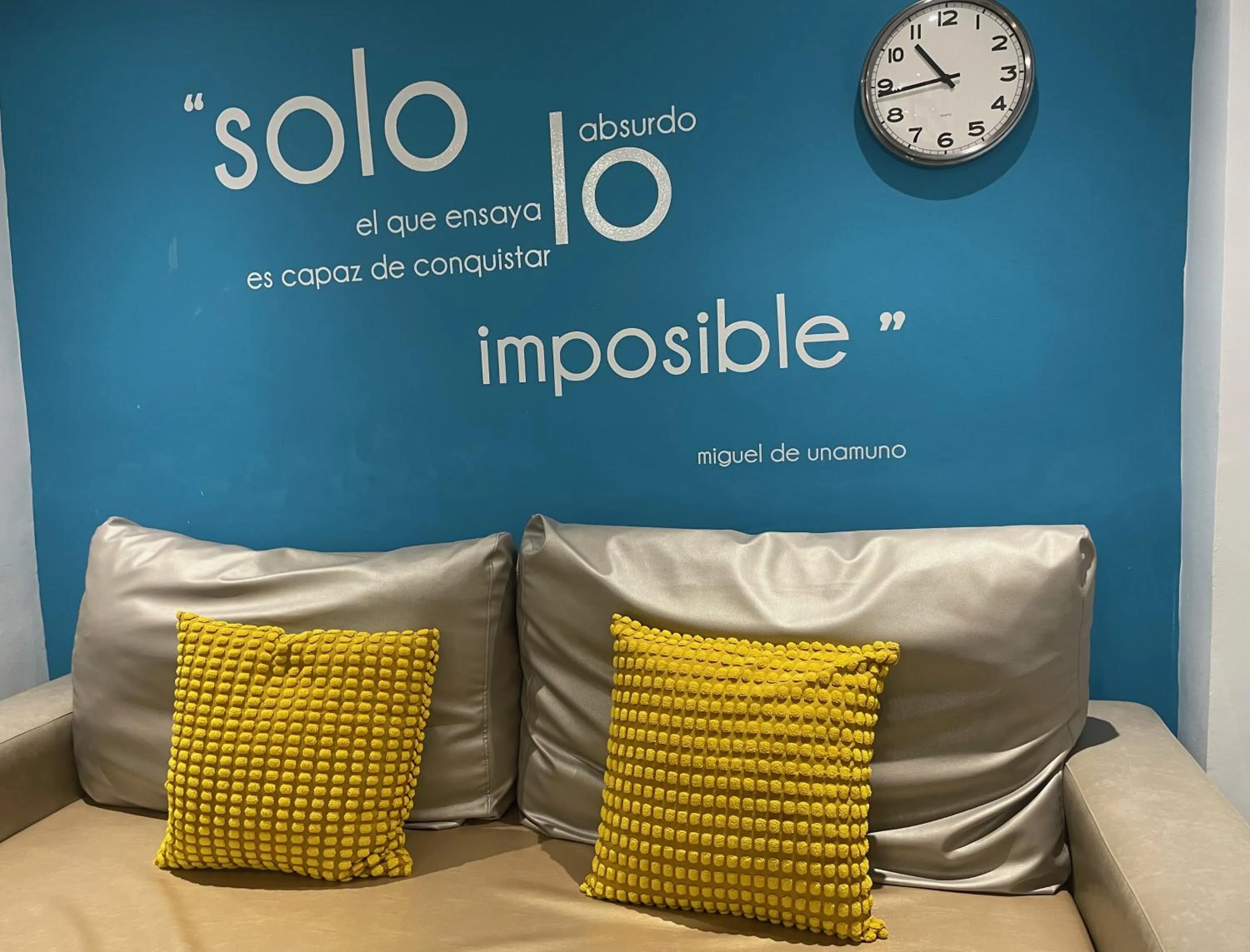 Living room in Apartamentos Inside Paseo de los Tristes