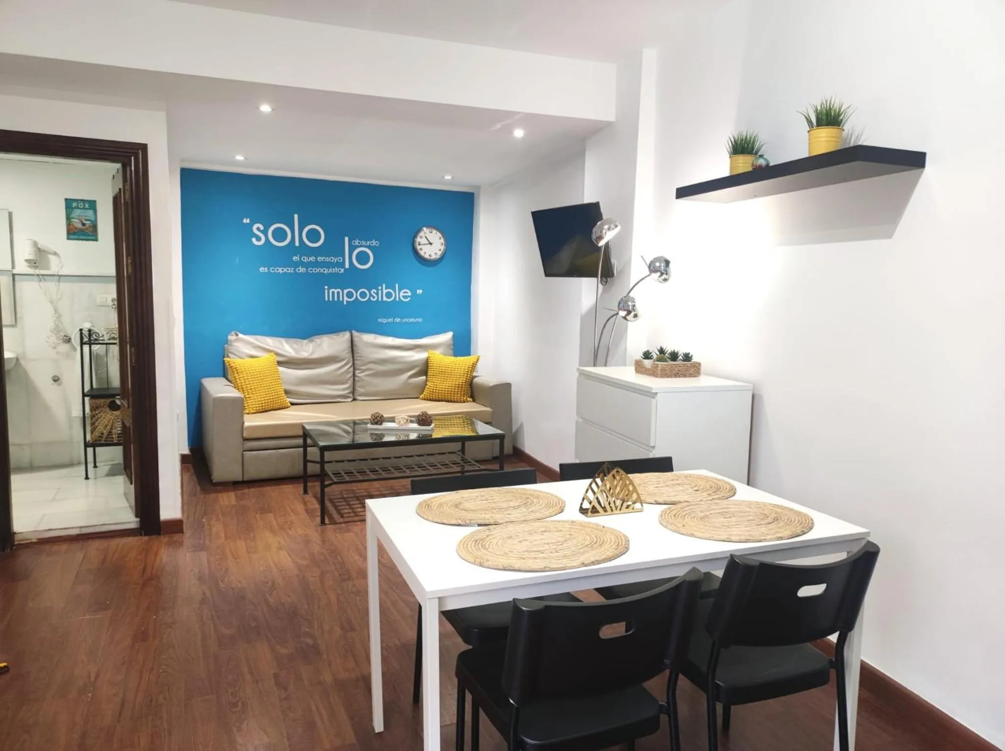 Living room in Apartamentos Inside Paseo de los Tristes