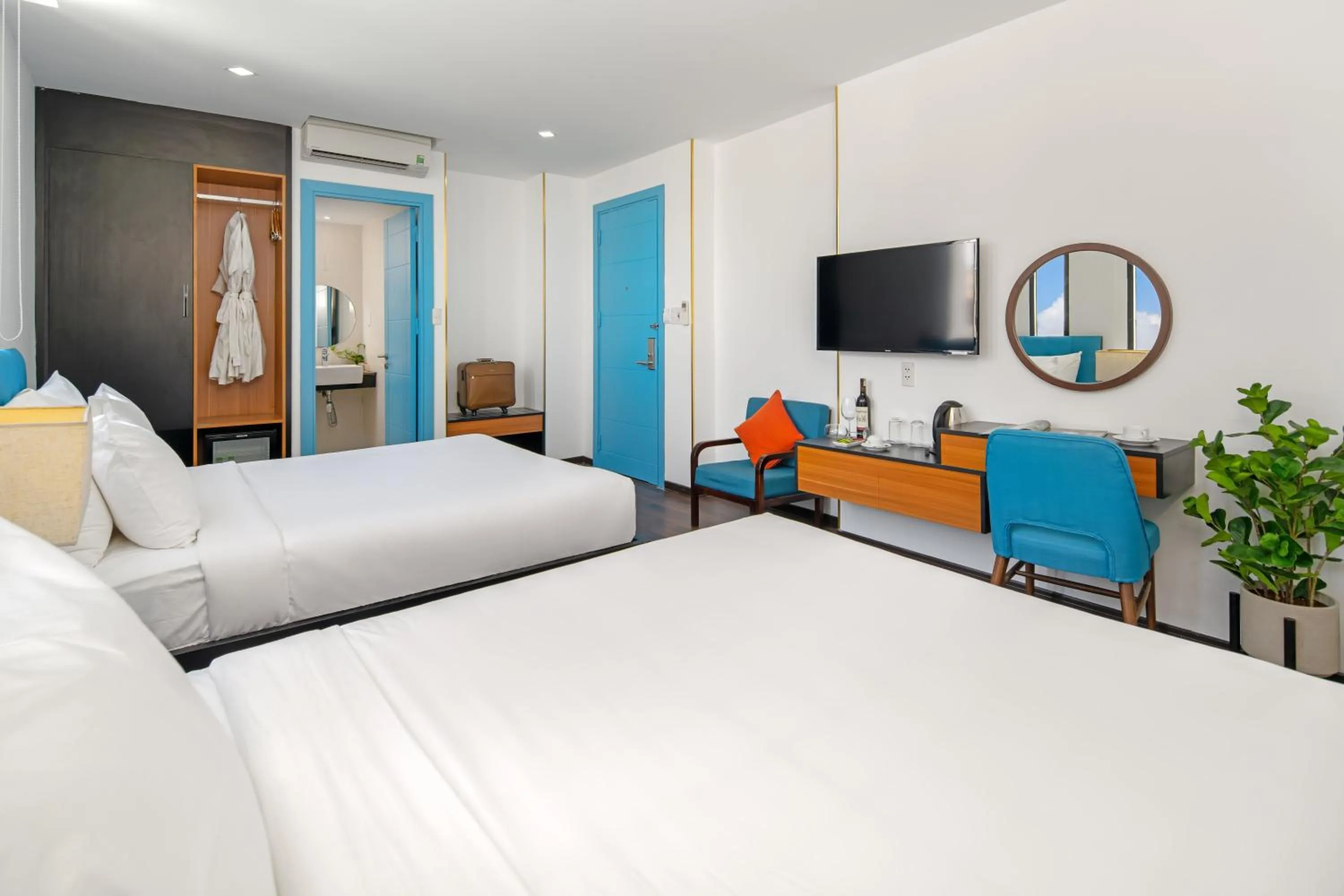 Photo of the whole room, Bed in Platinum Danang Hotel