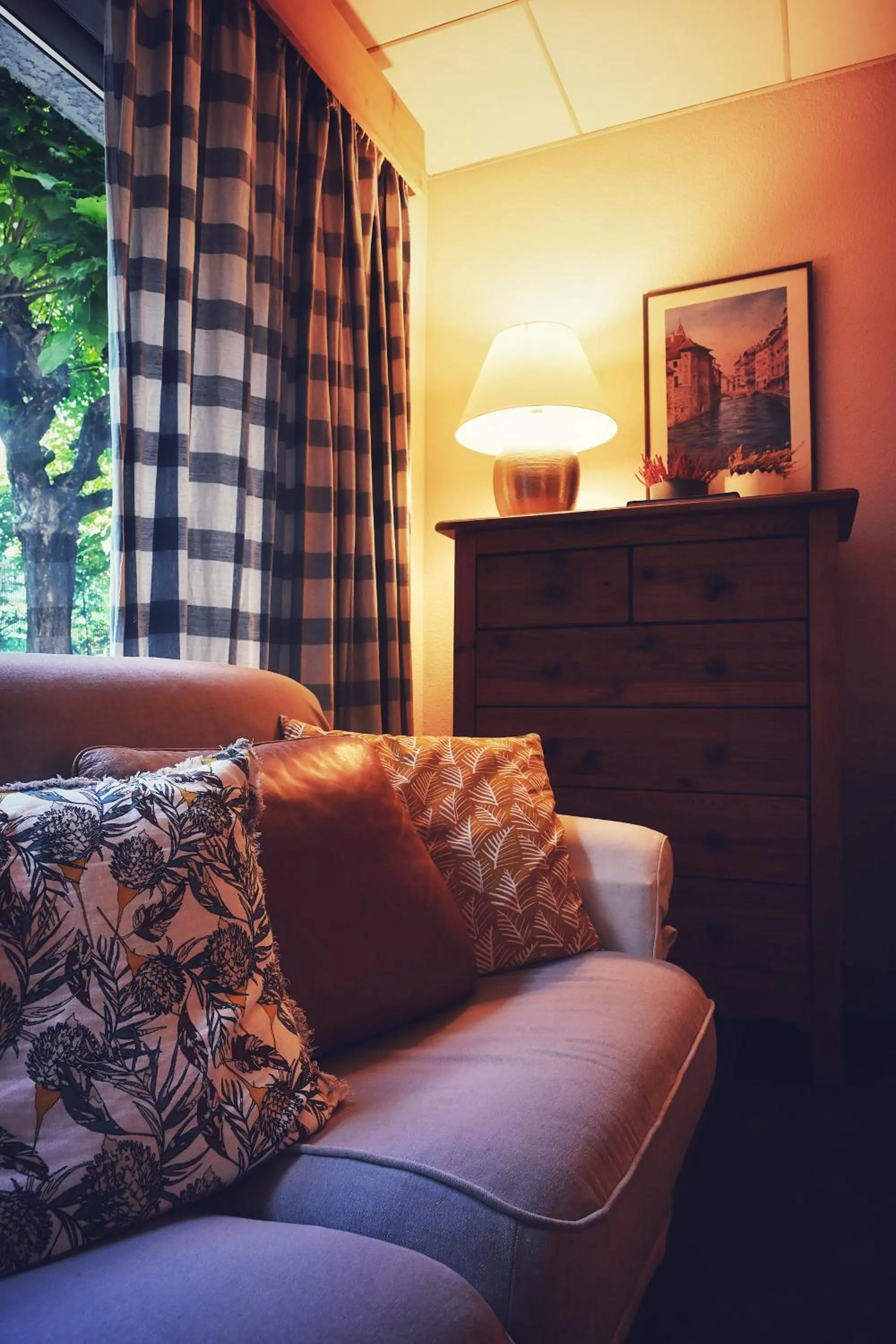 Communal lounge/ TV room in Hotel Les Terrasses