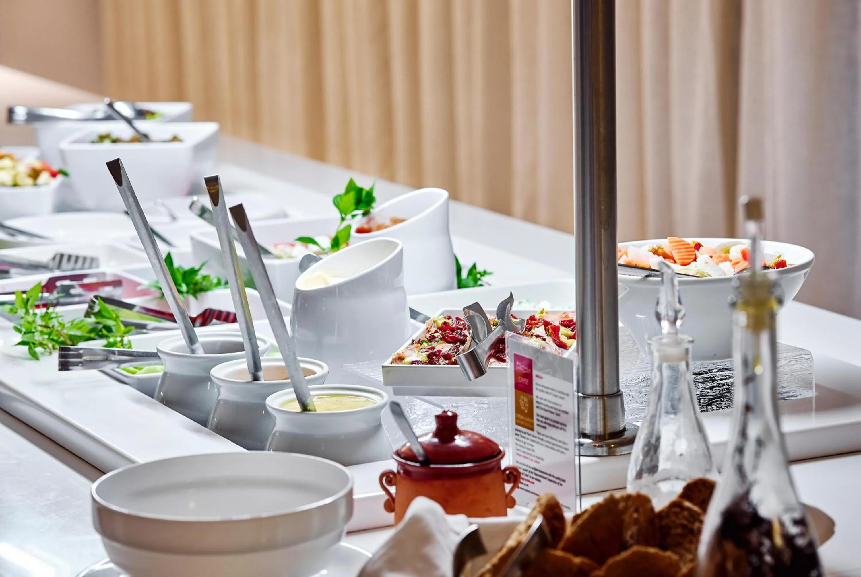 Restaurant/places to eat in Coriva Beach Hotel & Bungalows