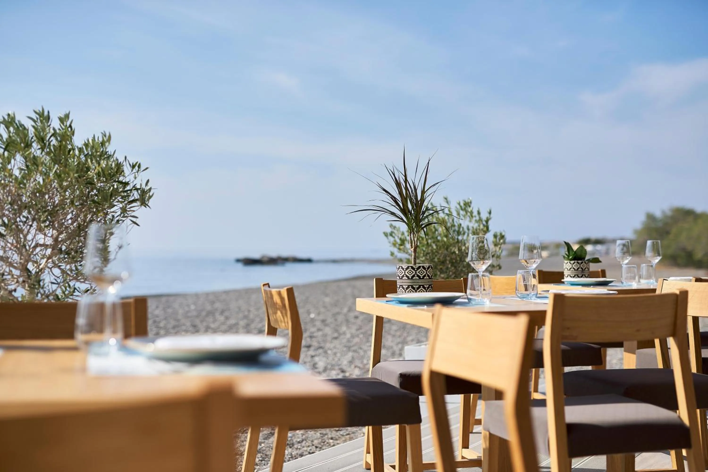 Restaurant/places to eat in Coriva Beach Hotel & Bungalows