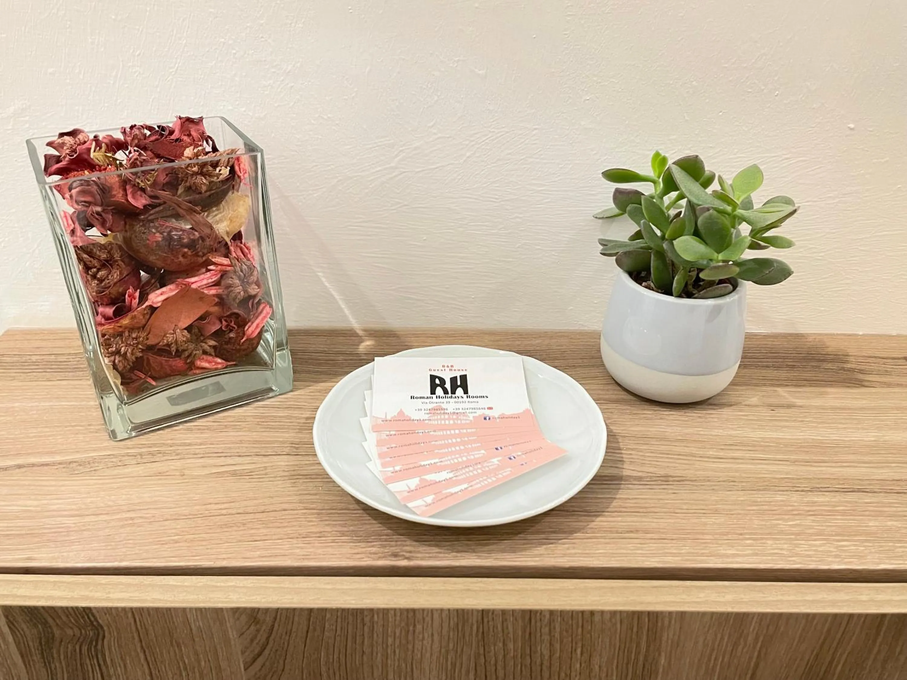 Decorative detail in Roman Holidays Rooms Otranto